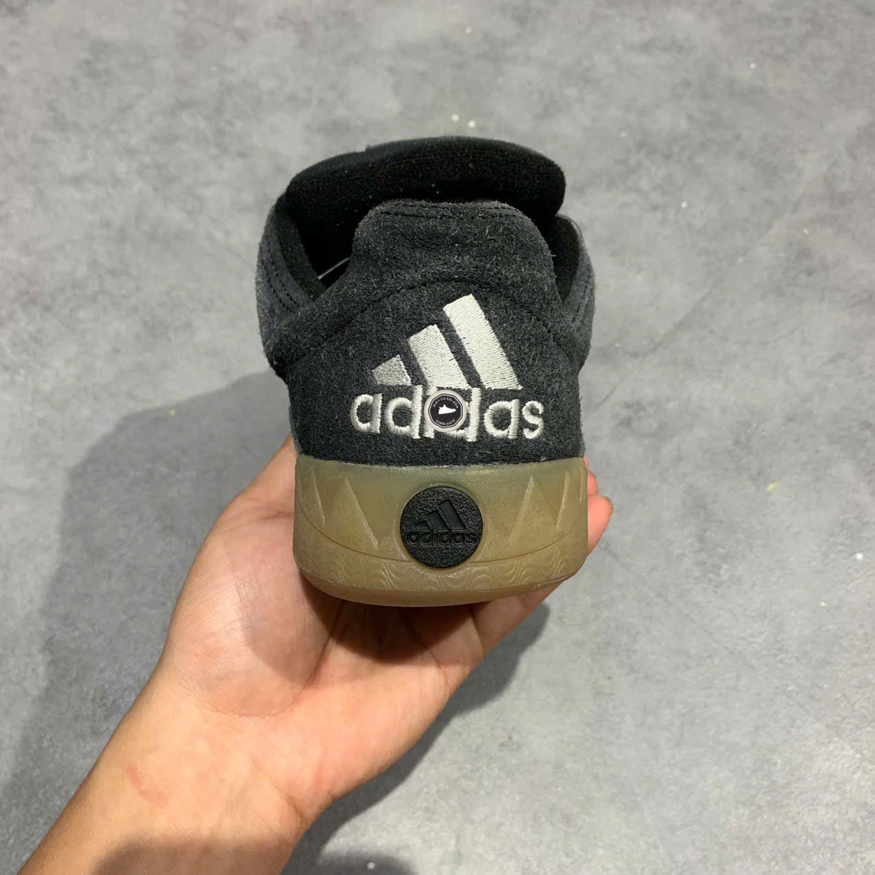 ADIDAS ADIMATIC “BLACK × OFF WHITE × GUM” IE2224 SIZE 40 GIÀY 2HAND CHÍNH HÃNG PVN19684