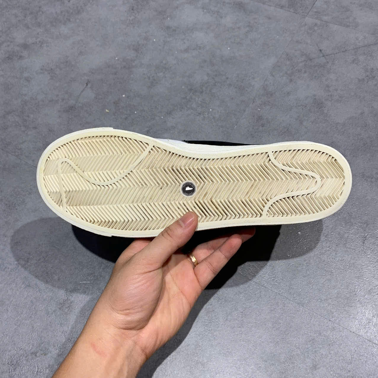 NIKE BLAZER LOW ’77 JUMBO "WHITE/S AIL/BLACK" – DN2158-101 – SIZE 43 GIÀY 2HAND CHÍNH HÃNG – PVN19702