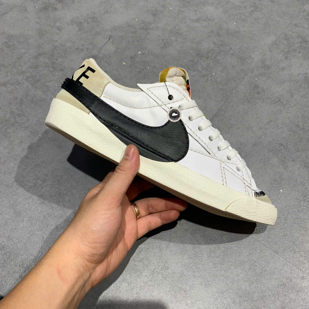 NIKE BLAZER LOW ’77 JUMBO "WHITE/S AIL/BLACK" – DN2158-101 – SIZE 43 GIÀY 2HAND CHÍNH HÃNG – PVN19702