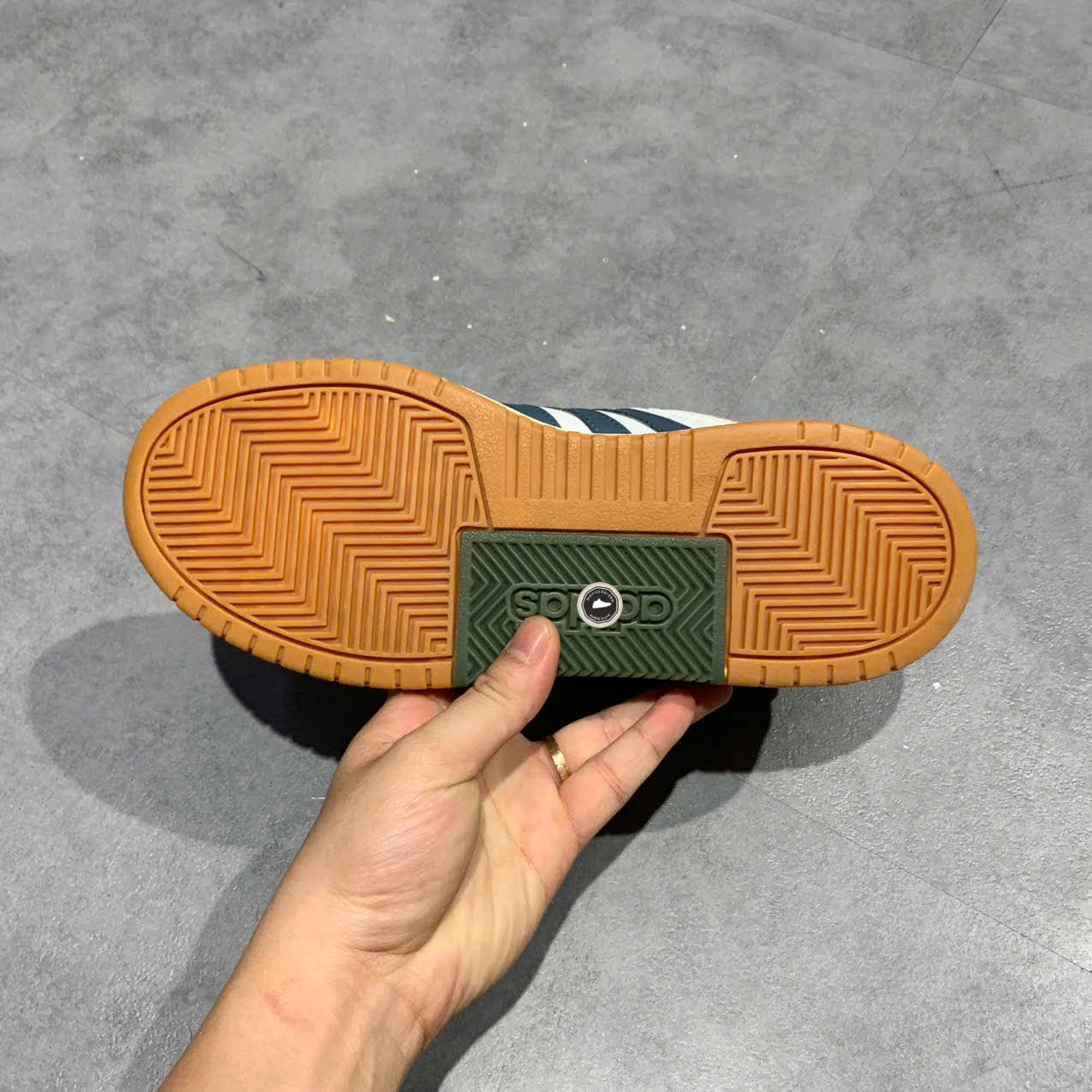 ADIDAS ENTRAP 'WHITE GLORY GREY' FW3463 SIZE 41 1/3 GIÀY 2HAND CHÍNH HÃNG PVN19582