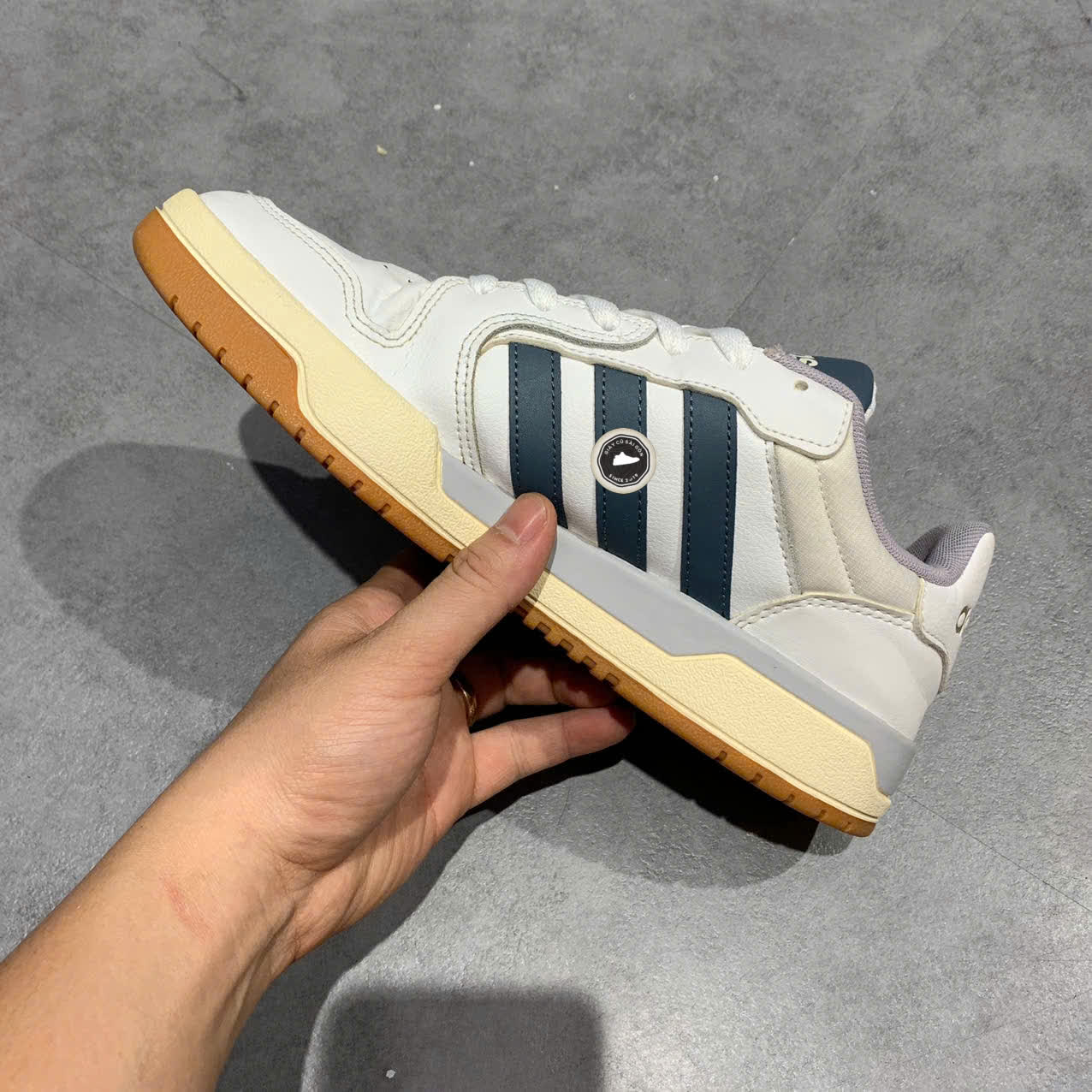 ADIDAS ENTRAP 'WHITE GLORY GREY' FW3463 SIZE 41 1/3 GIÀY 2HAND CHÍNH HÃNG PVN19582
