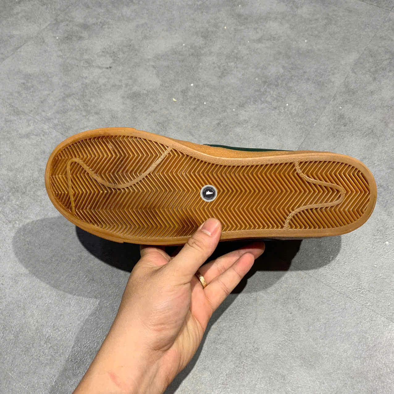 NIKE BLAZER LOW ’77 JUMBO SAIL PRO GREEN GUM – DR9865-101 – SIZE 42.5 GIÀY 2HAND CHÍNH HÃNG – PVN19599