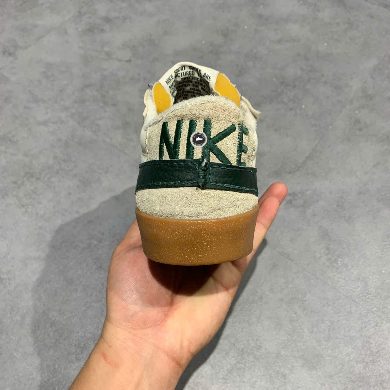 NIKE BLAZER LOW ’77 JUMBO SAIL PRO GREEN GUM – DR9865-101 – SIZE 42.5 GIÀY 2HAND CHÍNH HÃNG – PVN19599