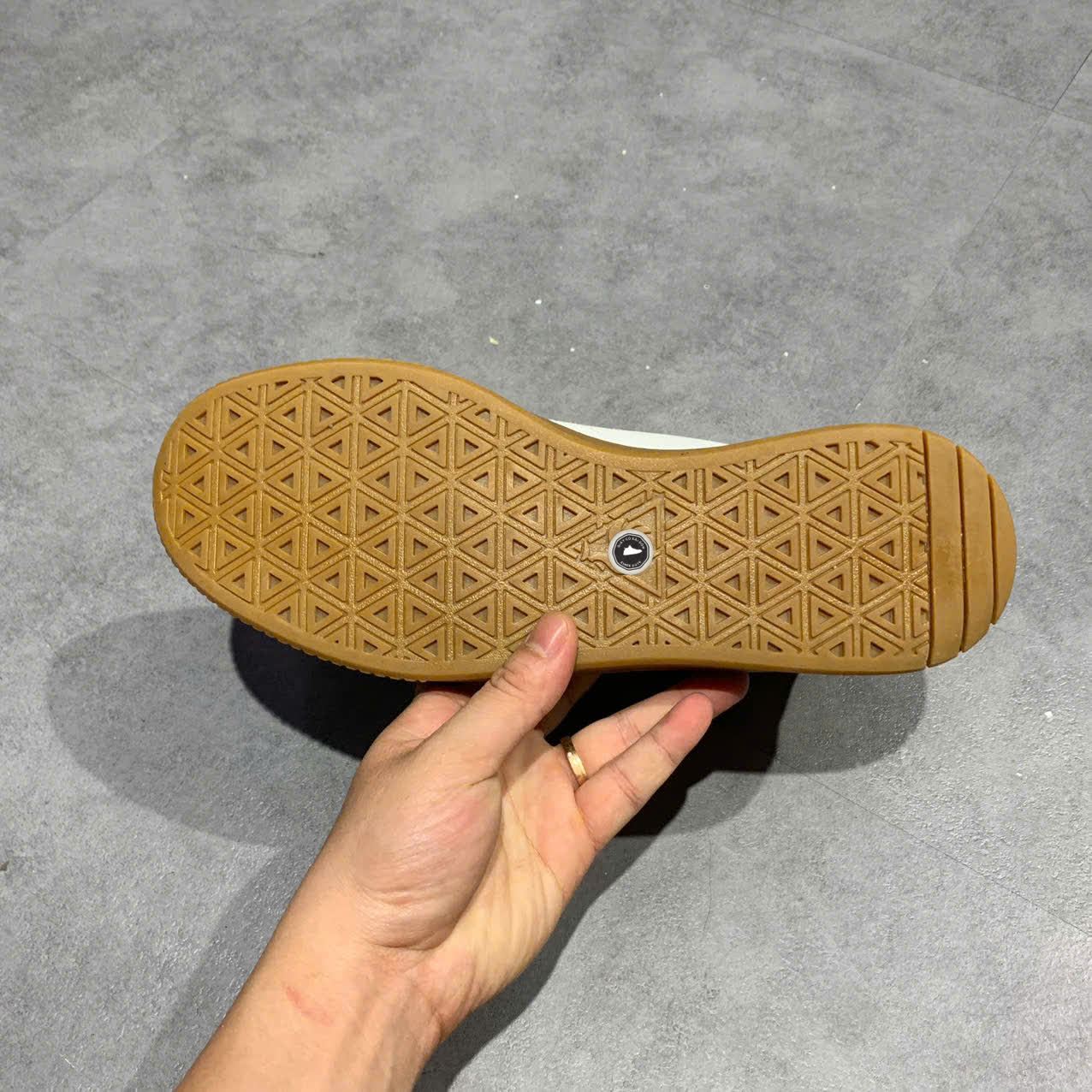 LE COQ SPORTIF PROVENCALE – SIZE 42 GIÀY 2HAND CHÍNH HÃNG – PVN19537