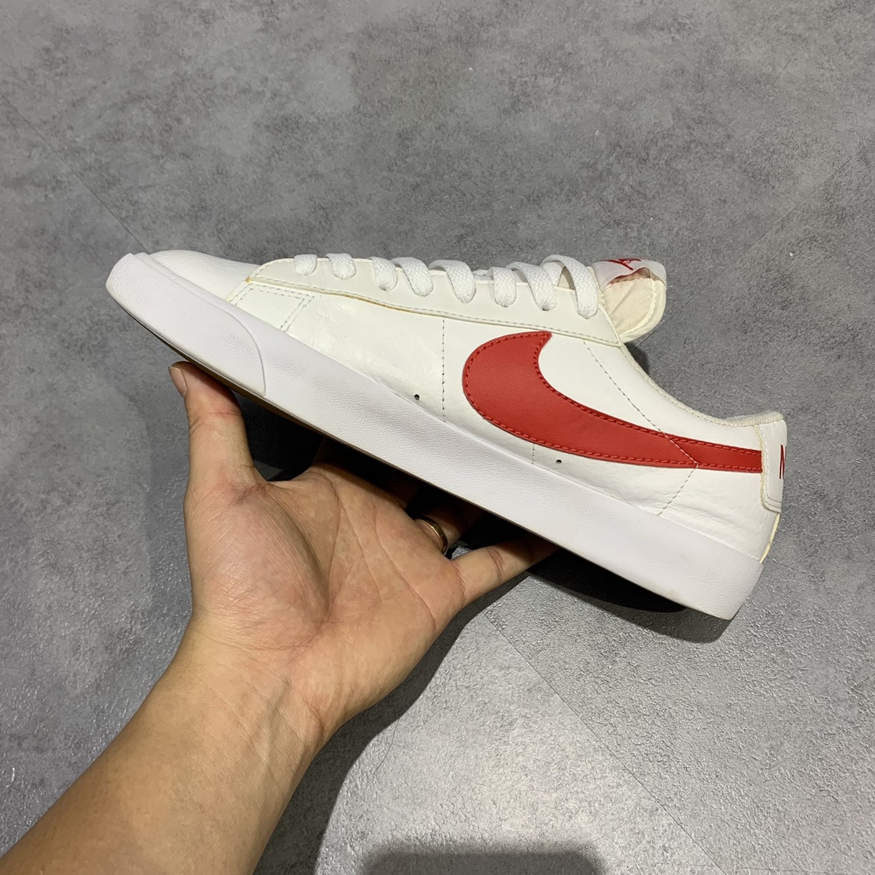 2hand giày Nike Blazer Low LX BQ7306-600 SIZE 40 PVN10439