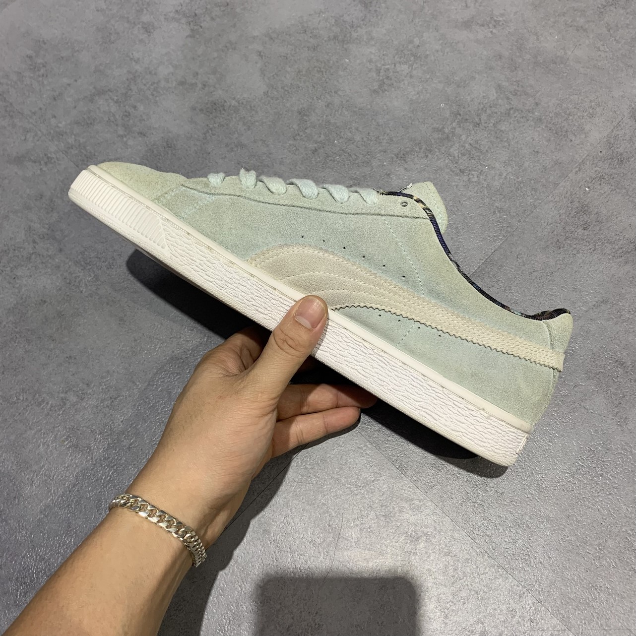 2HAND Giày Puma Suede 'Garden Floral Light Sky' 369238-02 SIZE 42 PVN11859