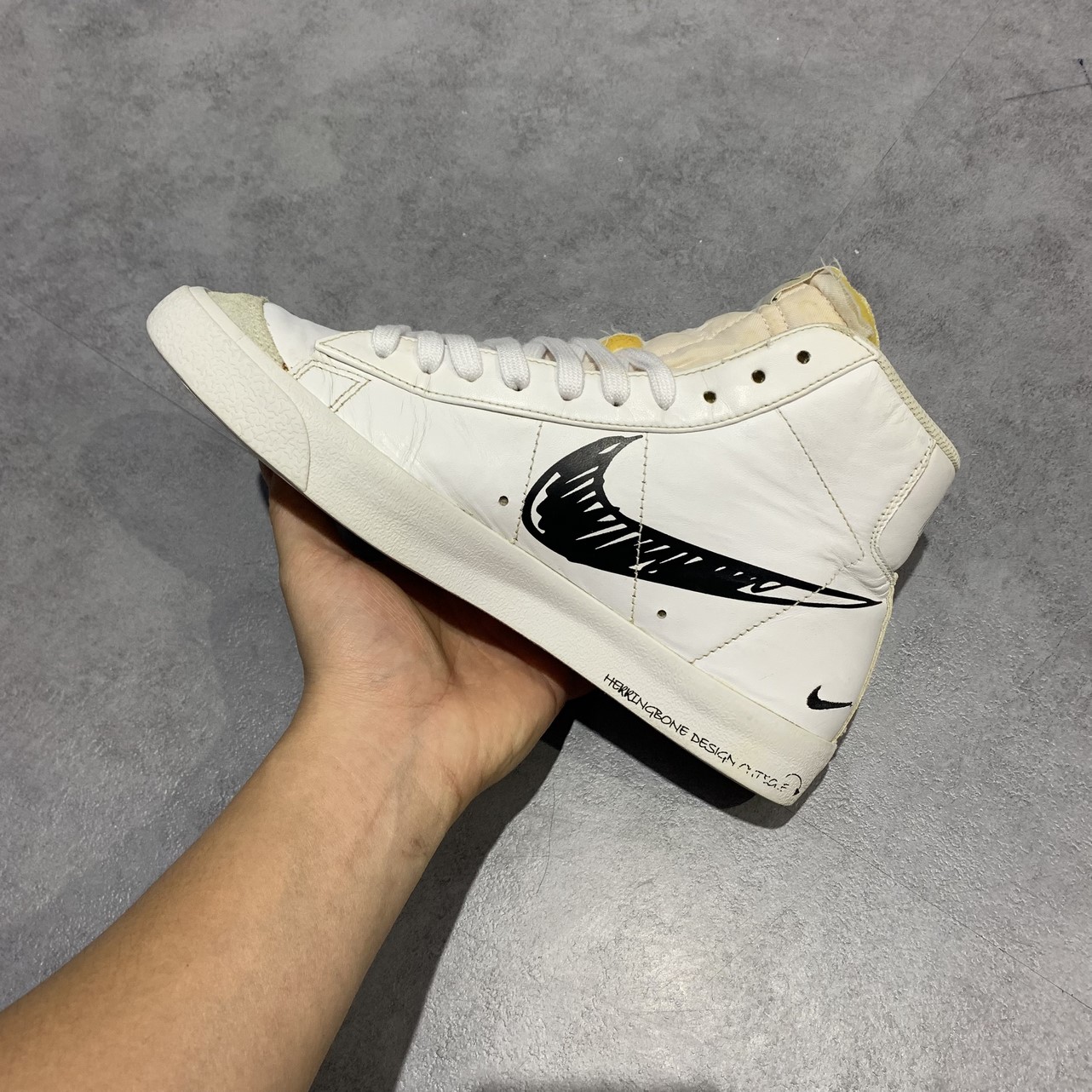 2HAND GIÀY NIKE BLAZER MID 77 SKETCH BLACK CW7580-101 SIZE 40 PVN12347