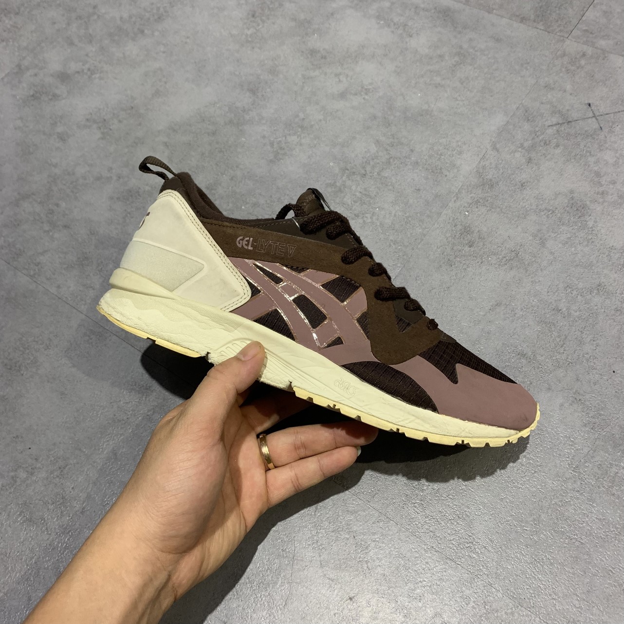 2HAND giày Asics Gel-lyte V Ns Hombre H806n SIZE 40.5 PVN12343