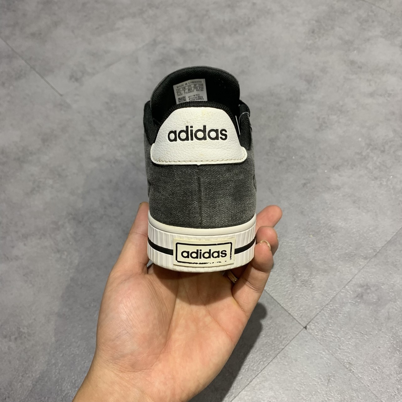 2hand giày ADIDAS DAILY 3.0 FW7033 SIZE 40 2/3 PVN12362