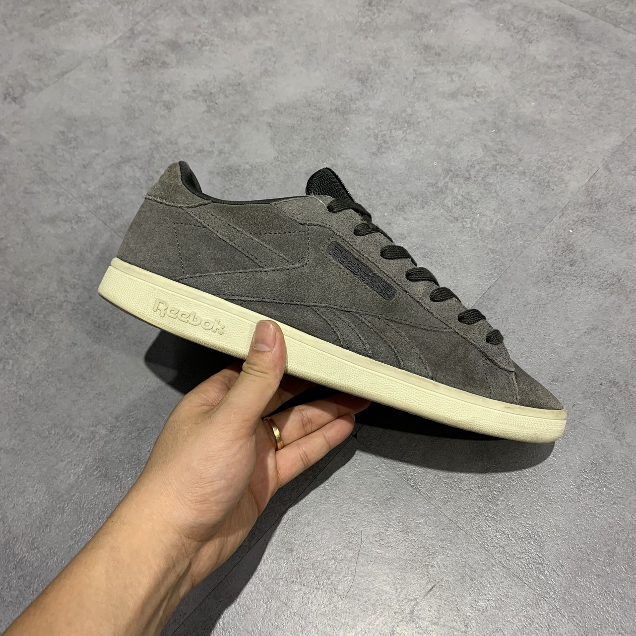 2hand giày Reebok Classics Baskets Club C SIZE 42 pvn12561