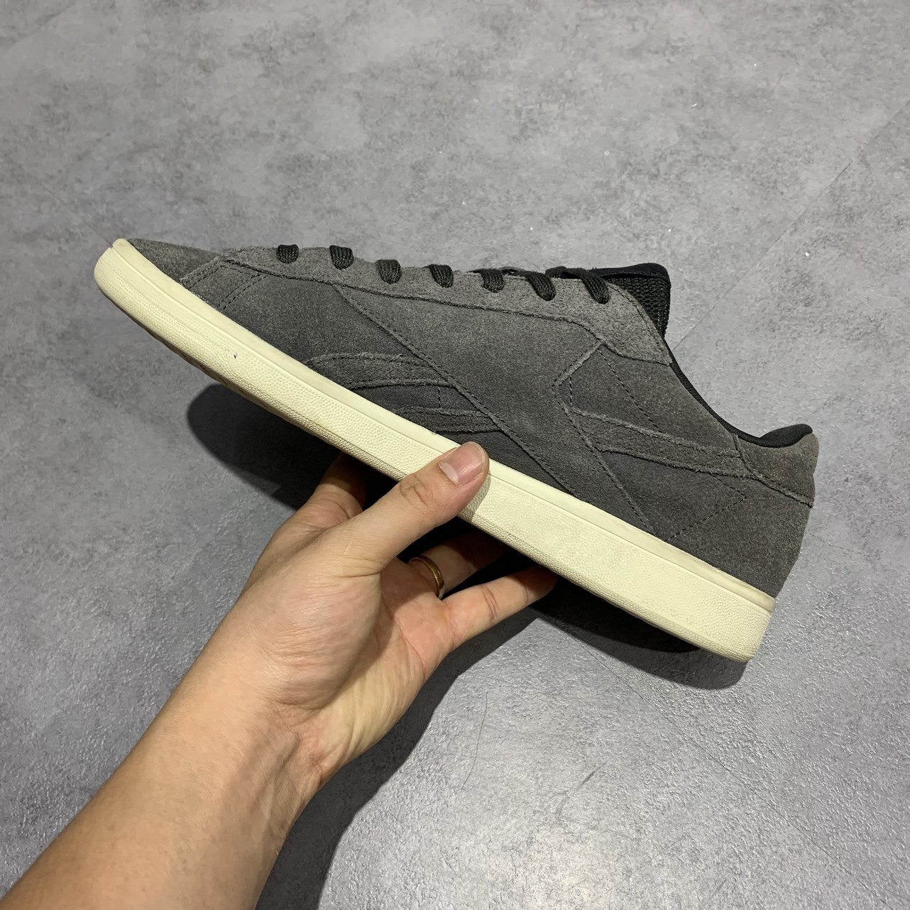 2hand giày Reebok Classics Baskets Club C SIZE 42 pvn12561