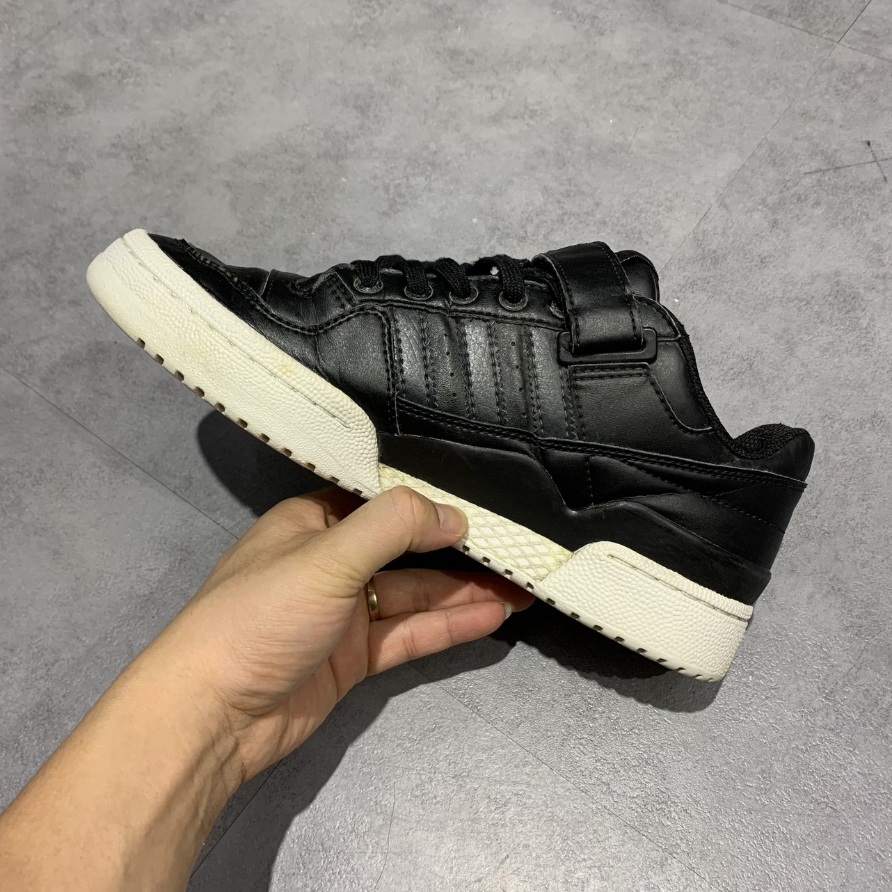 2hand Giày Adidas Originals Forum Low Refined Cloud White Core Black CG7135 SIZE 41 1/3 pvn12555