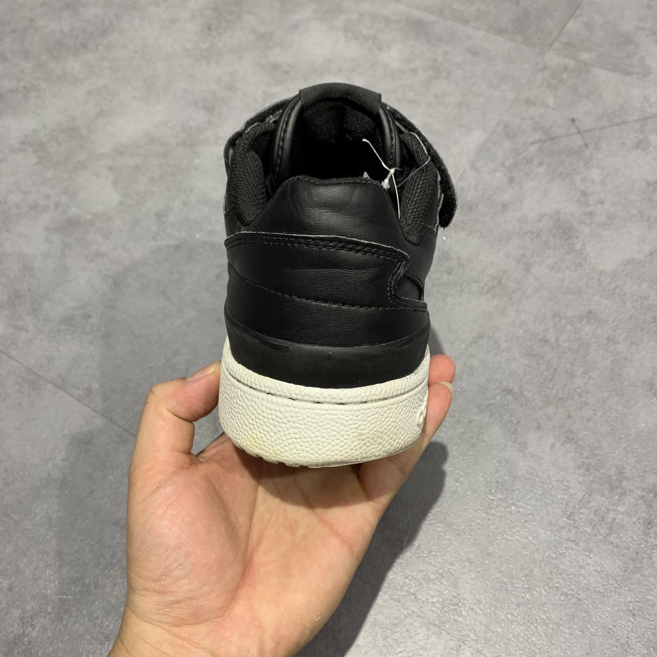 2hand Giày Adidas Originals Forum Low Refined Cloud White Core Black CG7135 SIZE 41 1/3 pvn12555