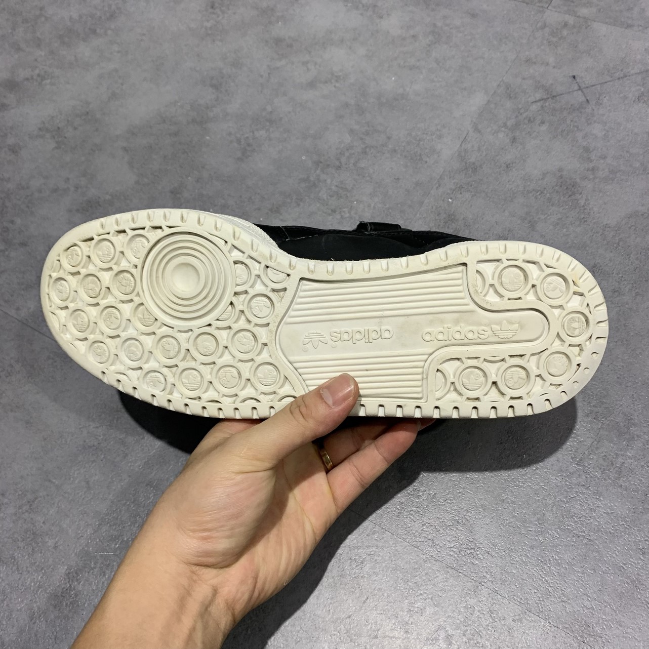 2hand Giày Adidas Originals Forum Low Refined Cloud White Core Black CG7135 SIZE 41 1/3 pvn12555