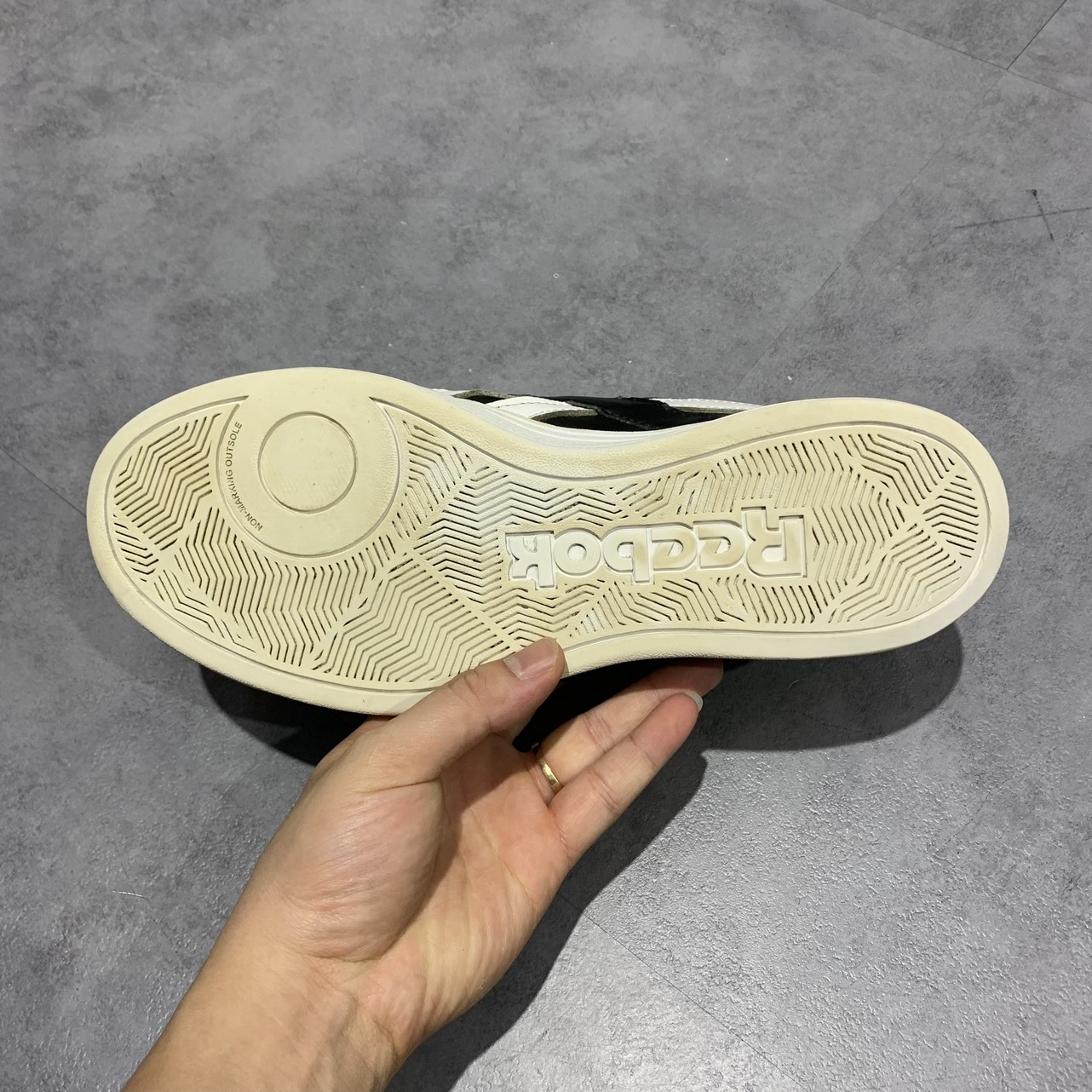 2hand giày Reebok Royal COMPLTEVOSE CN3305 SIZE 40.5 pvn12410