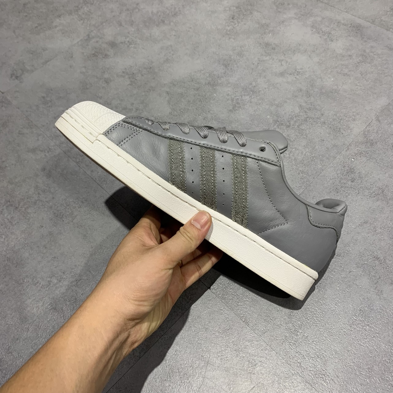 2hand giày Adidas Originals Superstar FX7766 SIZE 41 1/3 pvn12653