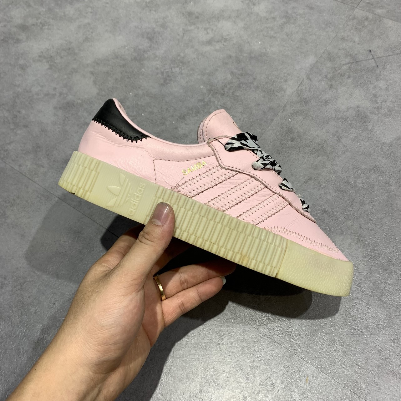 2hand GIÀY ADIDAS SAMBAROSE W FV0779 SIZE 36 2/3 pvn13592