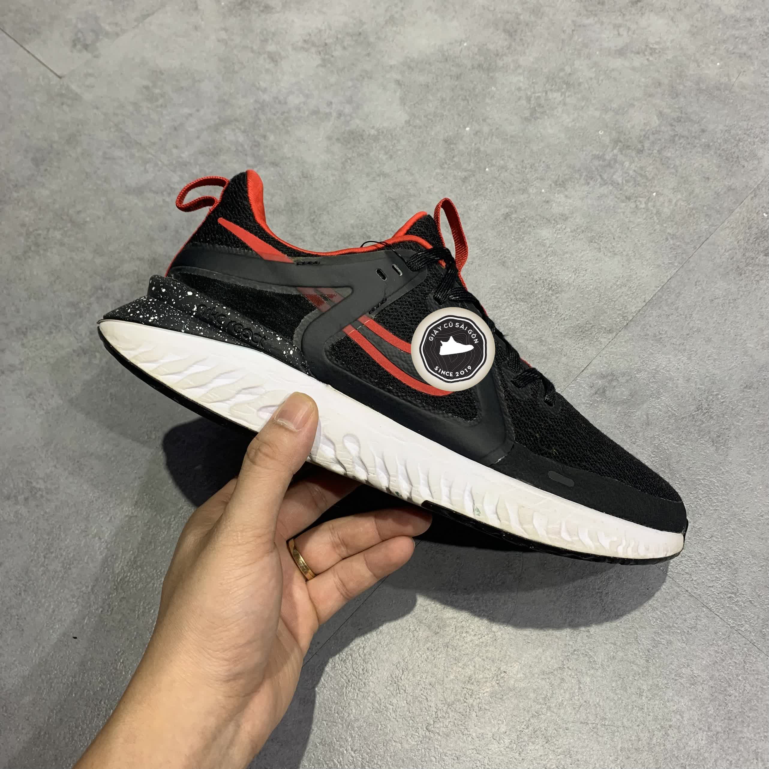 Nike legend react 41 deals