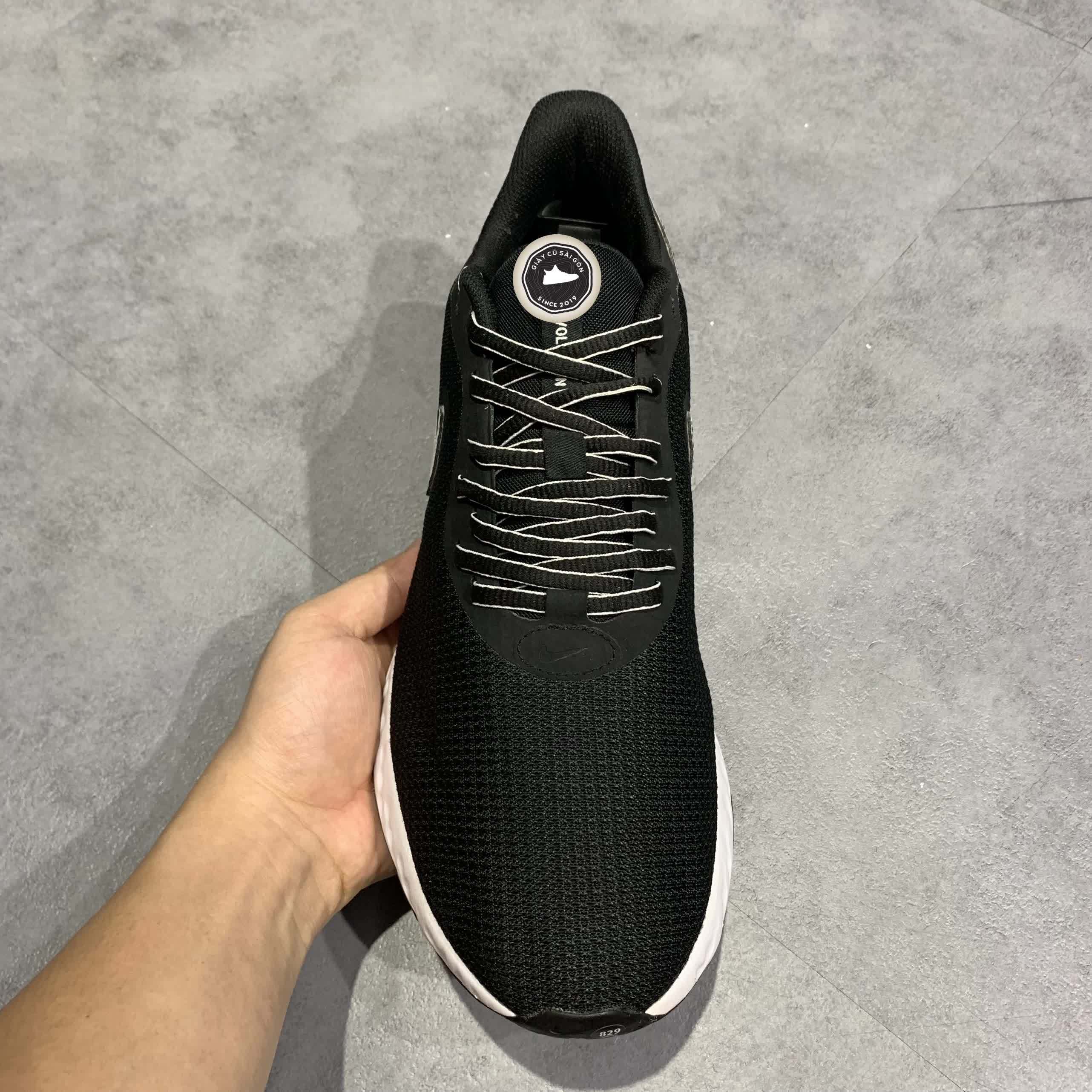 Nike revolution 5 44.5 hotsell