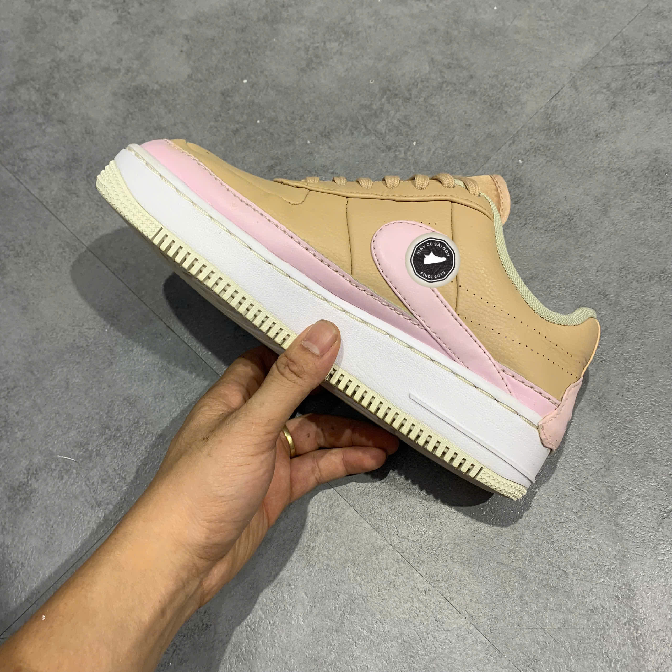 Giày 2HAND Nike Air Force 1 Jester 'Bio Beige Pink Force' AO1220-202 SIZE 38.5 PVN15919