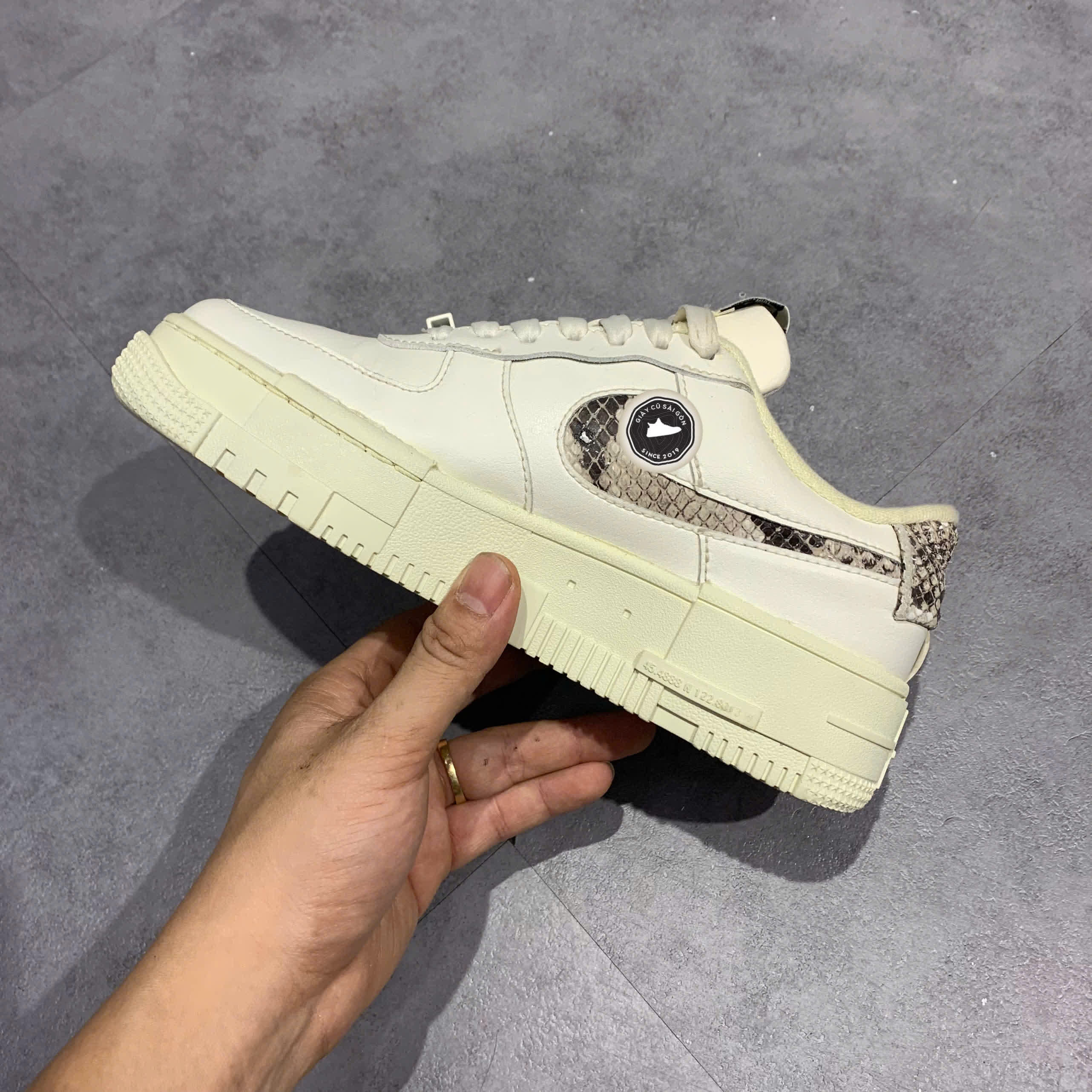 Giày 2HAND Nike Air Force 1 Pixel SE 'Sail Snake' CV8481-101 SIZE 36 PVN15902