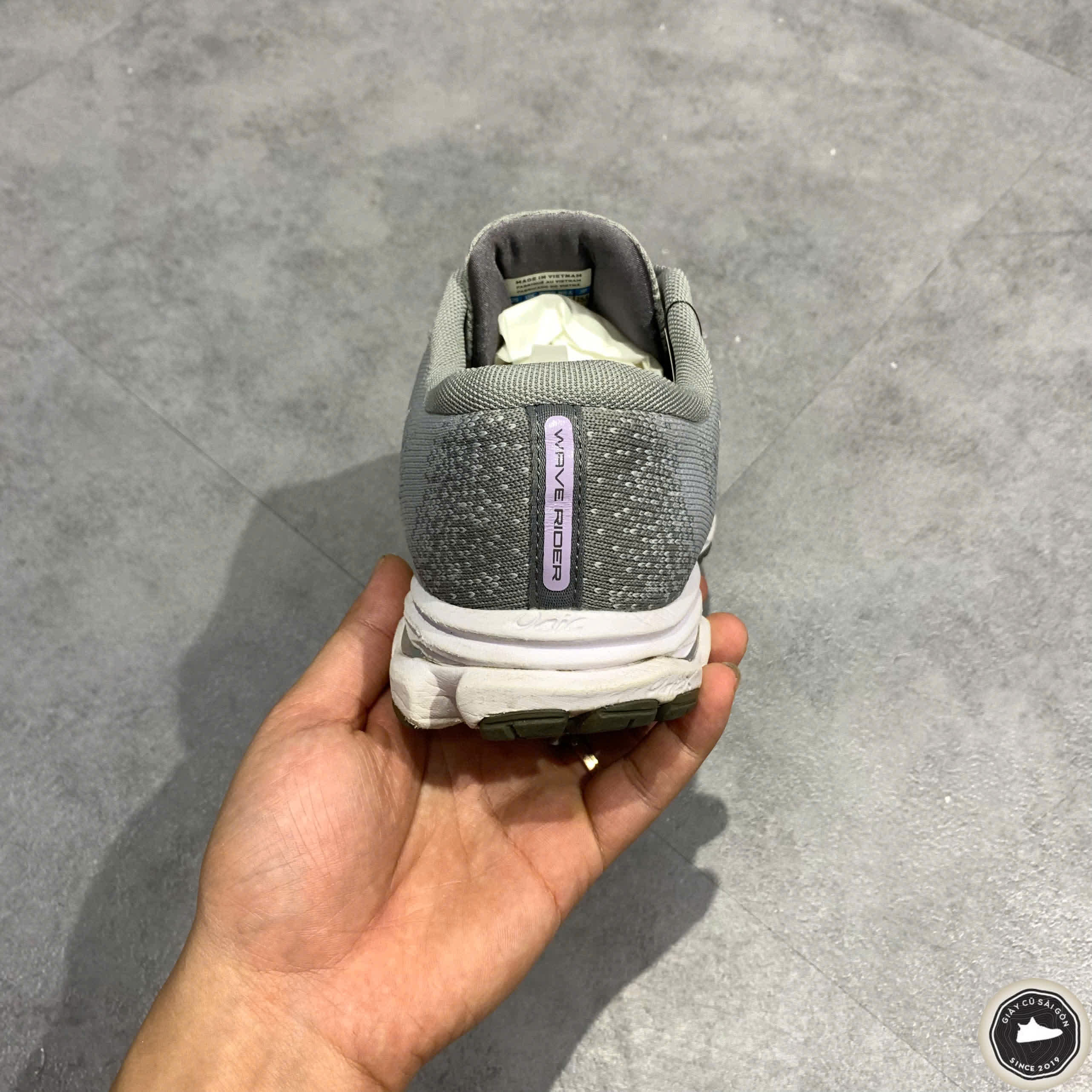 Giày 2hand Wave Sky 3 Athletic FLV1019 SIZE 38.5 PVN15817