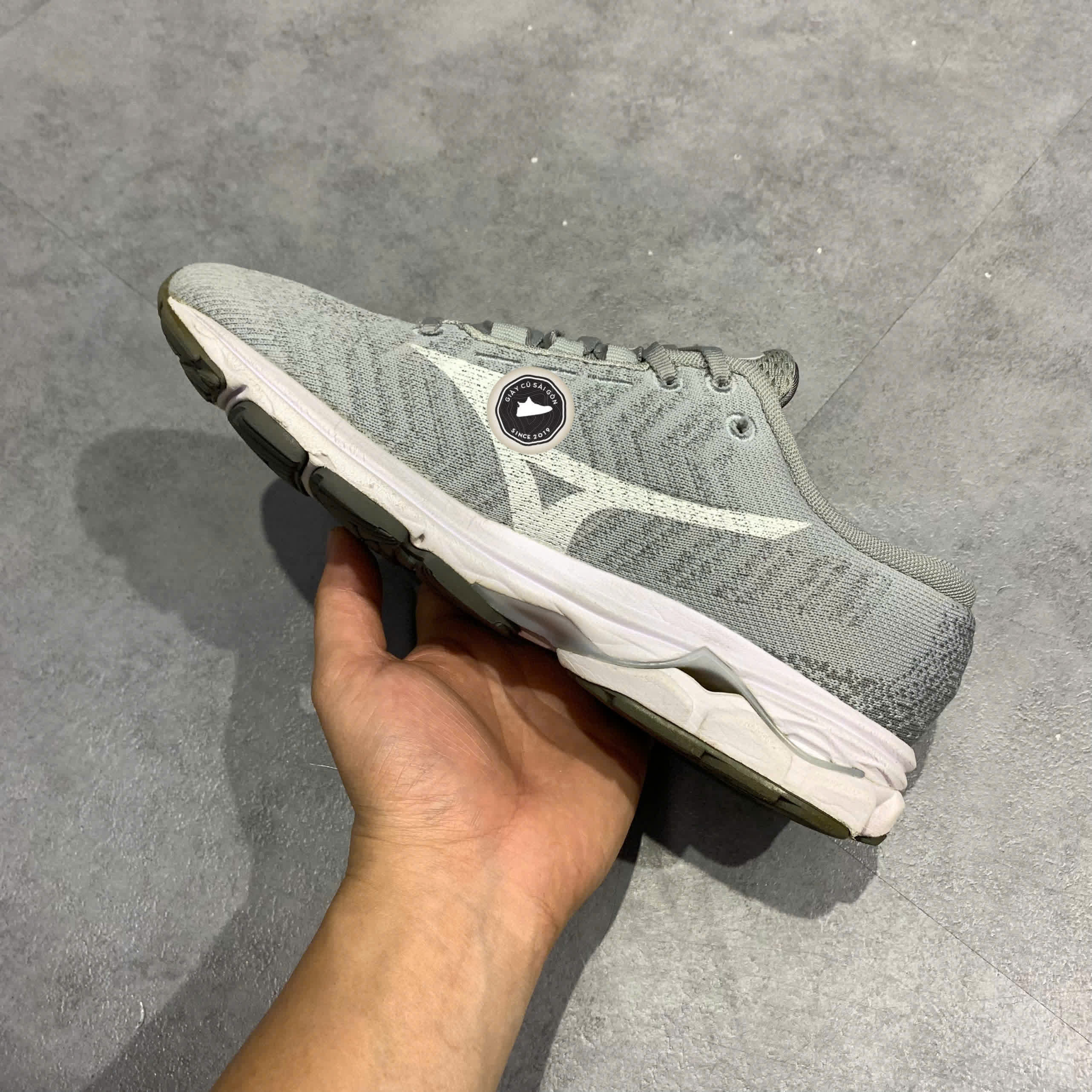 Giày 2hand Wave Sky 3 Athletic FLV1019 SIZE 38.5 PVN15817