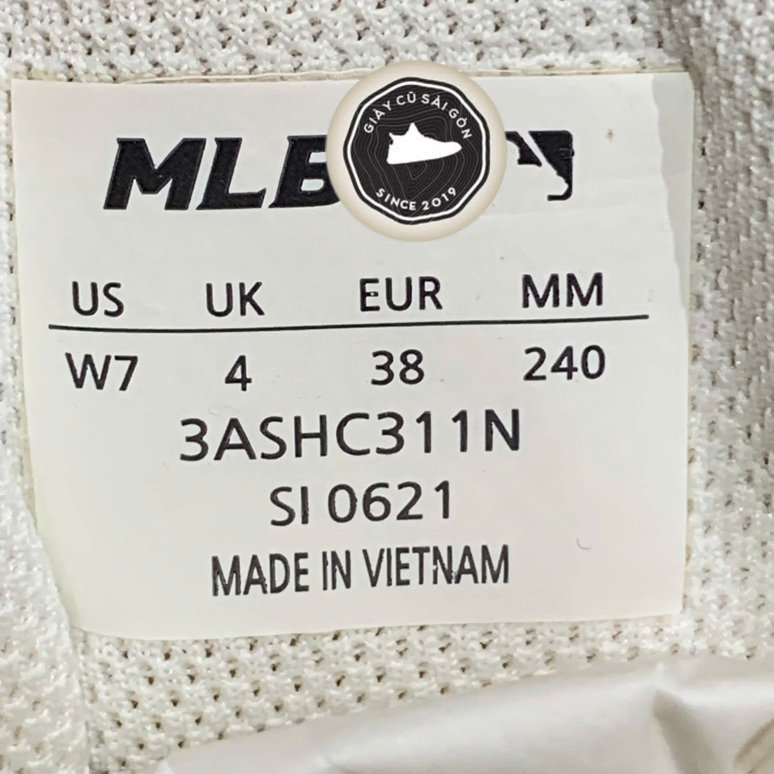 Giày 2hand Bigball Chunky Lite New York Yankees Ivory 3ASHC311N SIZE 38 pvn16076