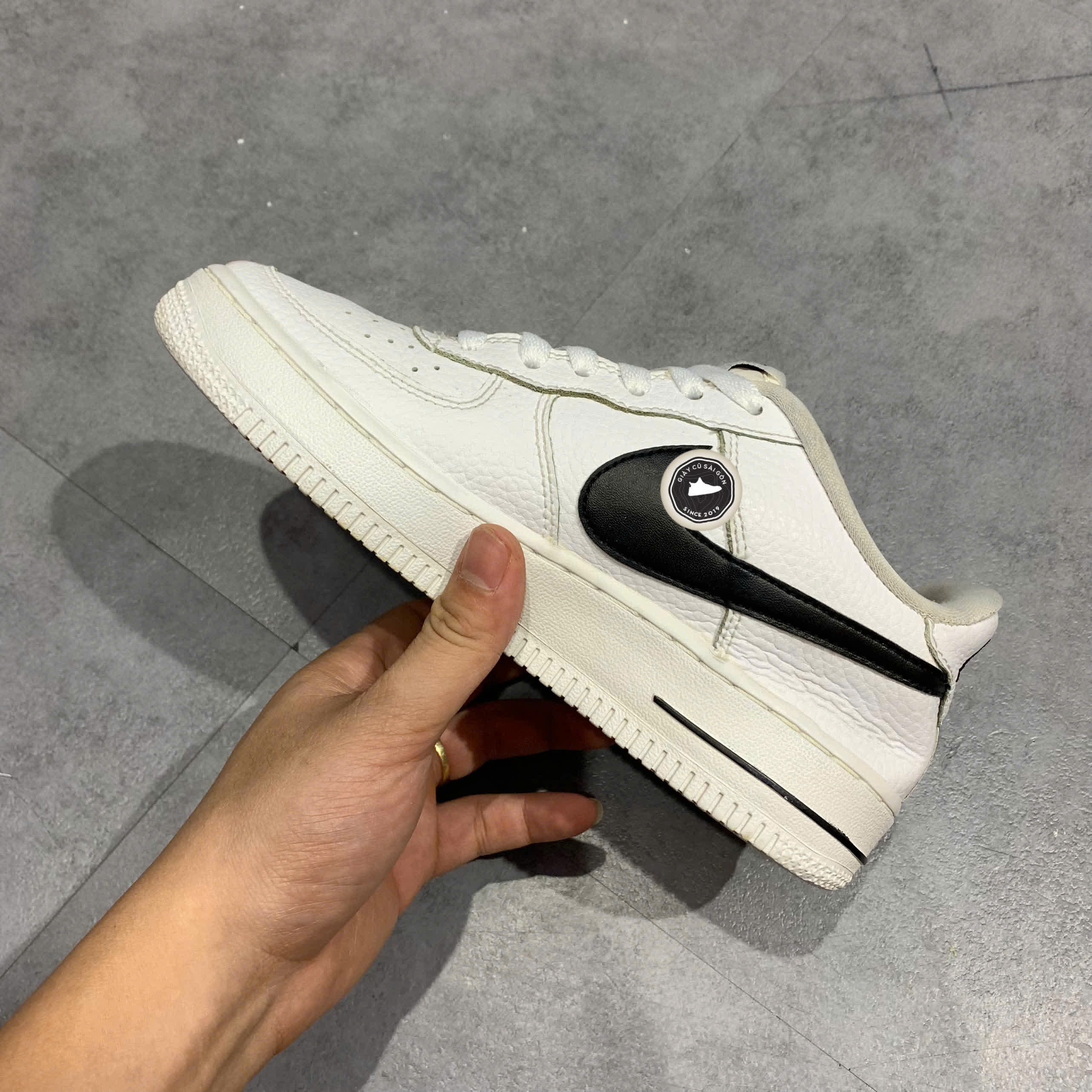 Giày 2hand Air Force 1 LV8 GS 'White Black' - 820438 108 SIZE 36 pvn16218