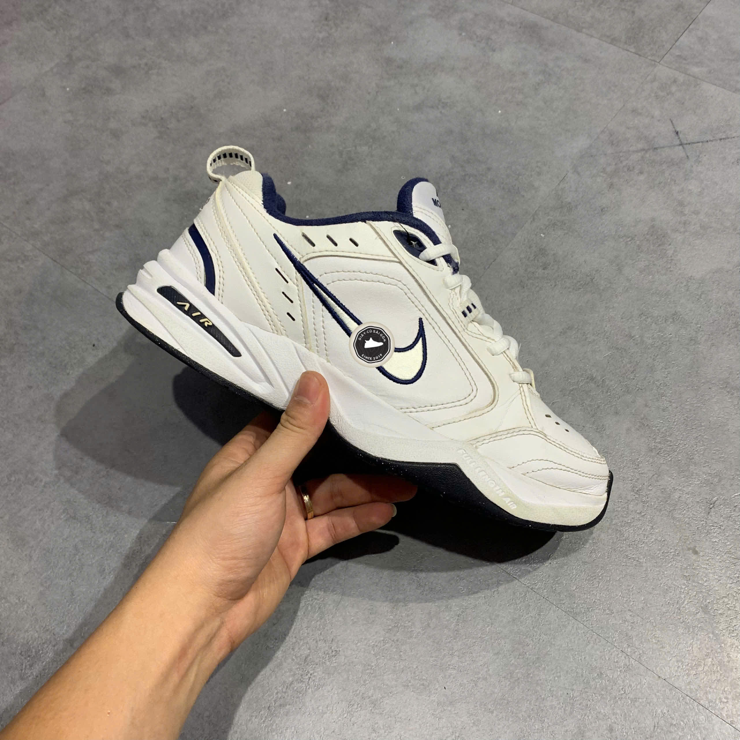 Giày 2hand Air Monarch IV 'White Navy' 415445-102 SIZE 41 PVN16634