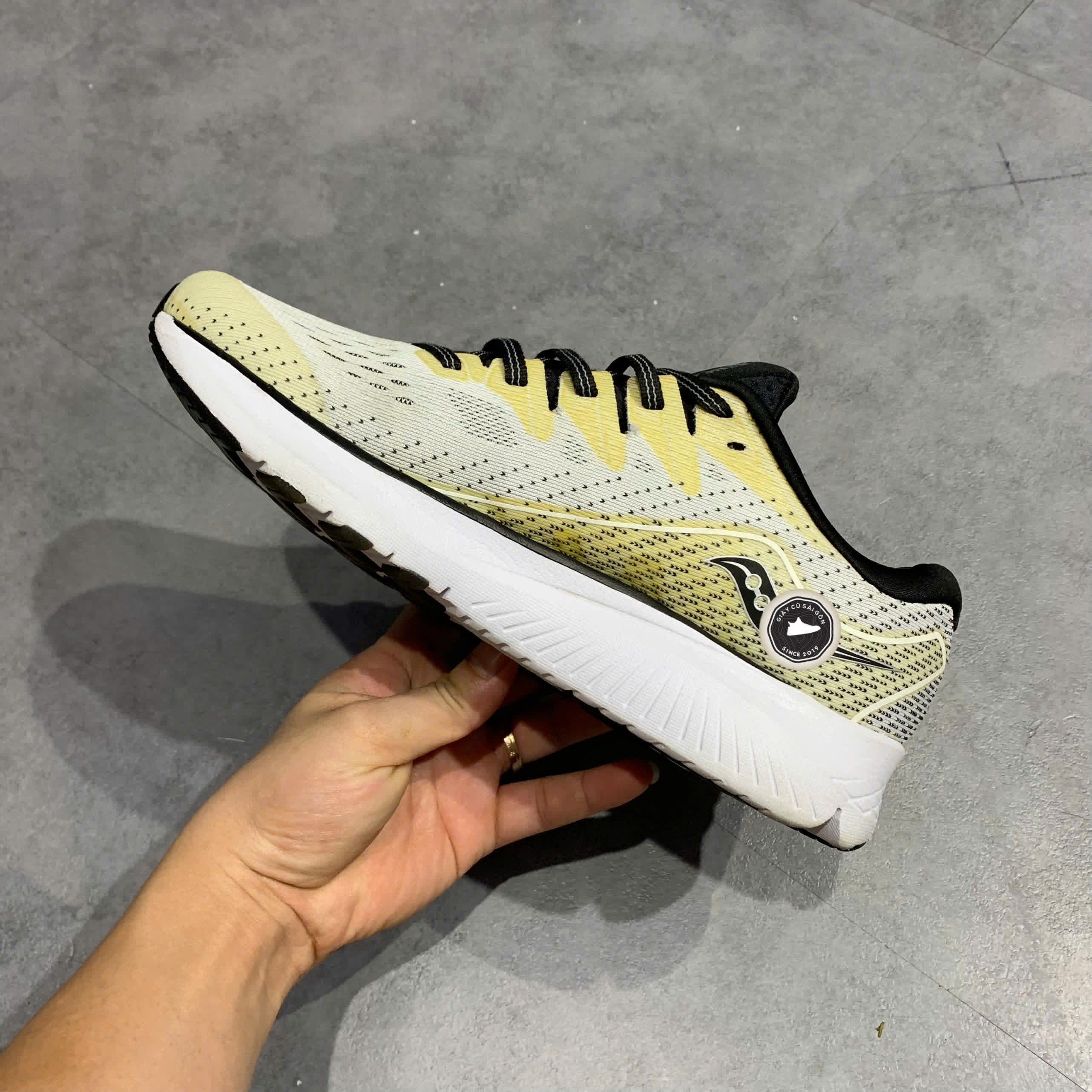 Giày 2hand SAUCONY RIDE ISO 2 SIZE 40 pvn16507