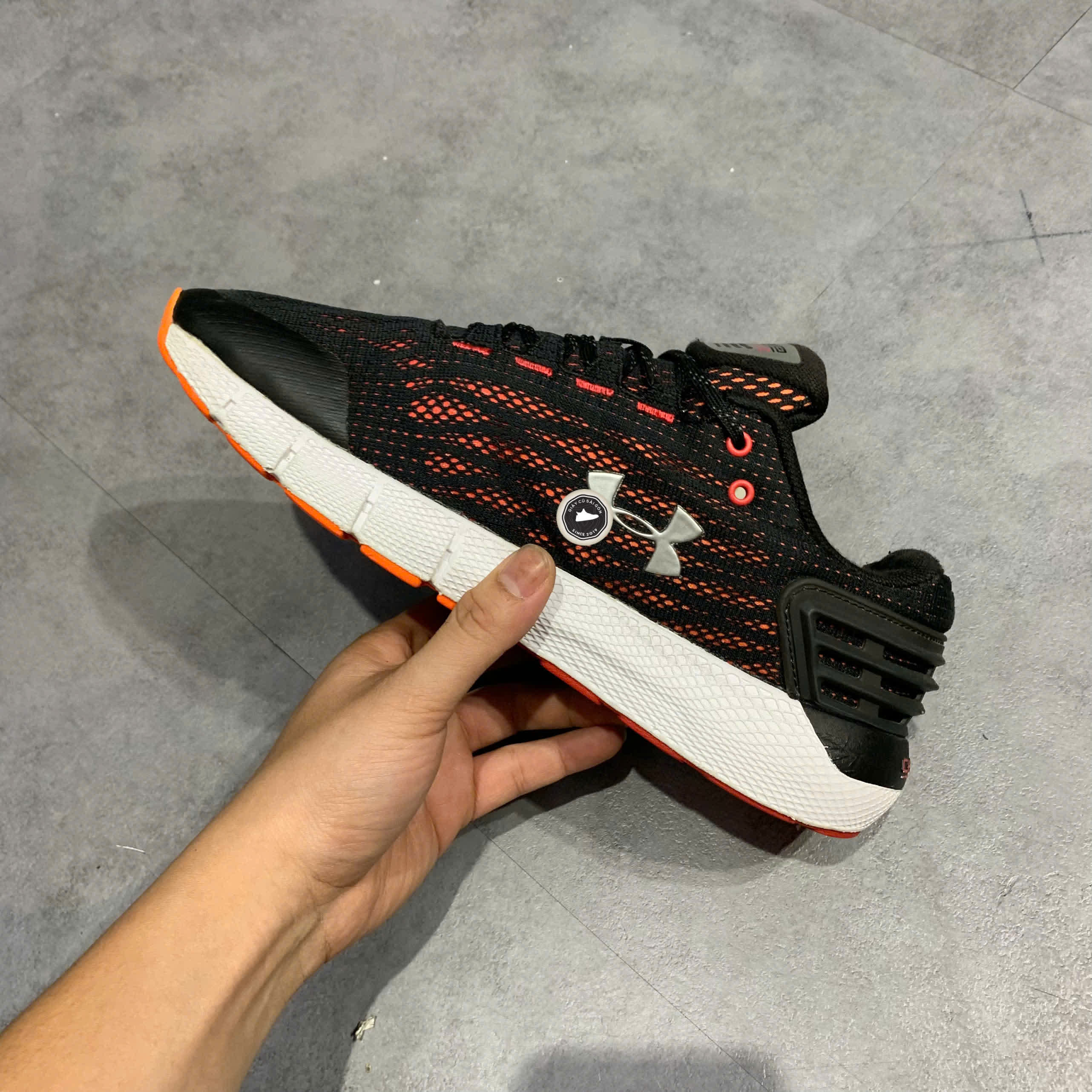 Giày 2hand Armour UA Charged Rogue 3021225 SIZE 41 pvn16835