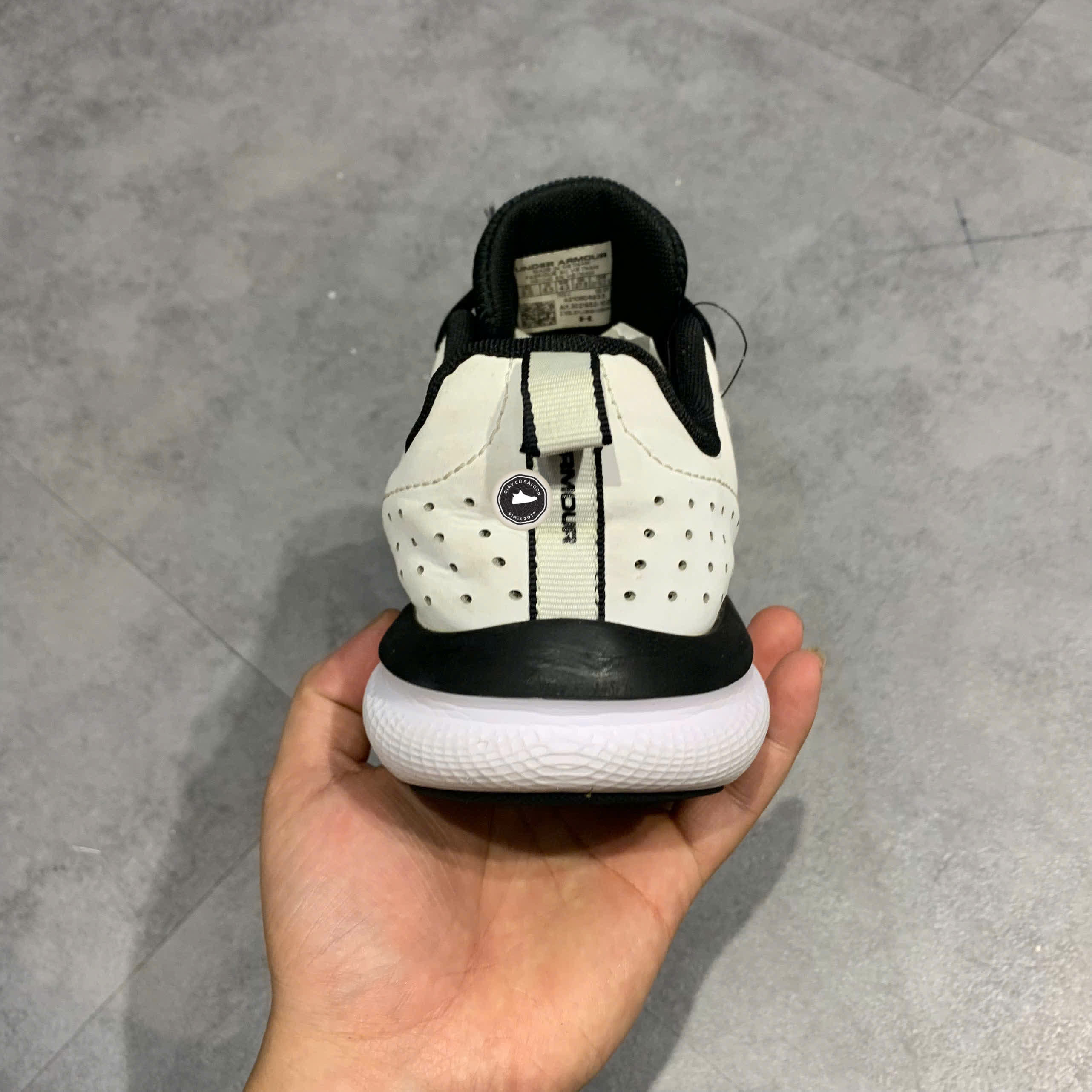 Giày 2hand Charged Assert 8 'Black White' 3021952-110 SIZE 43 pvn16707