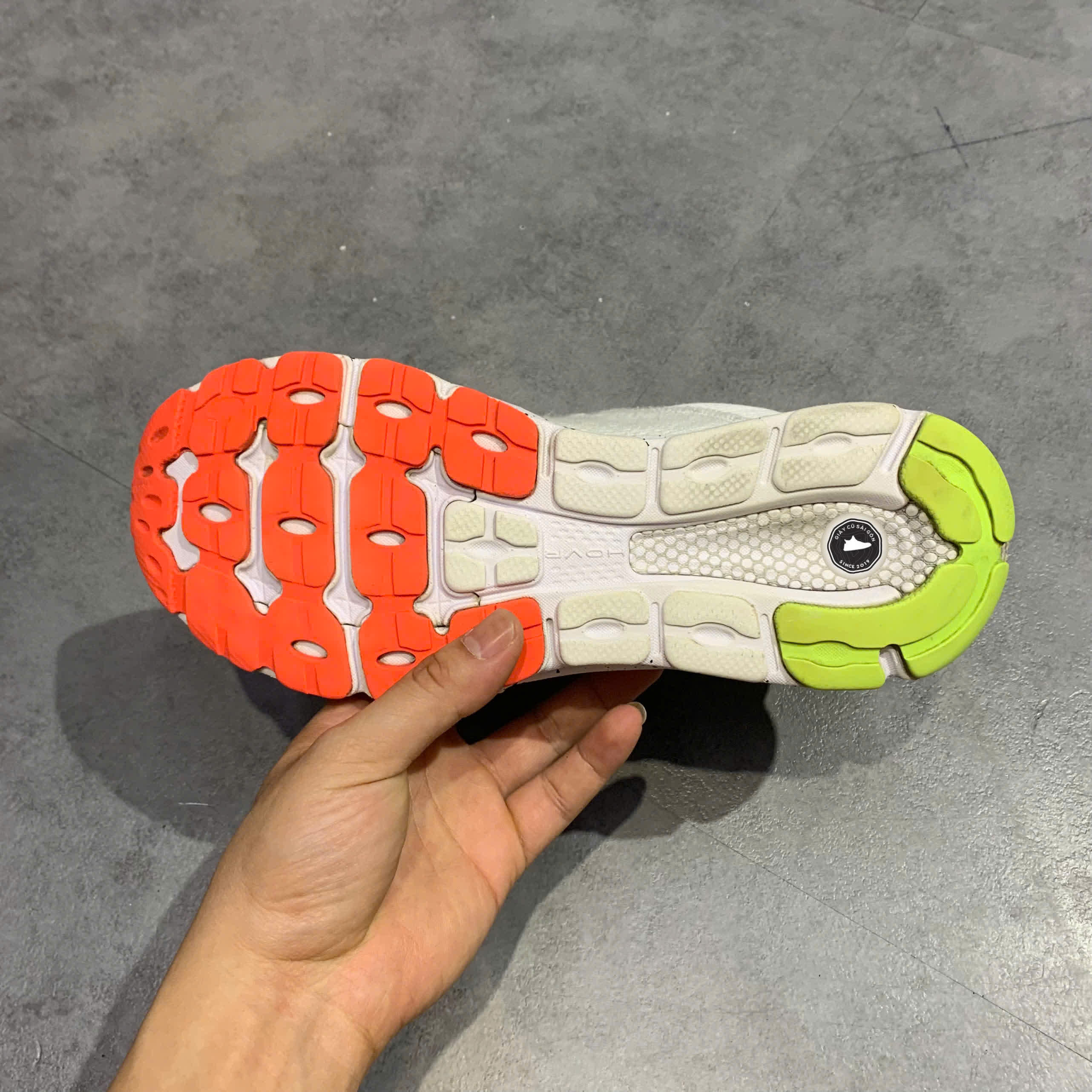 Giày 2hand Hovr Infinite 3 3023556-109 SIZE 39 pvn16785