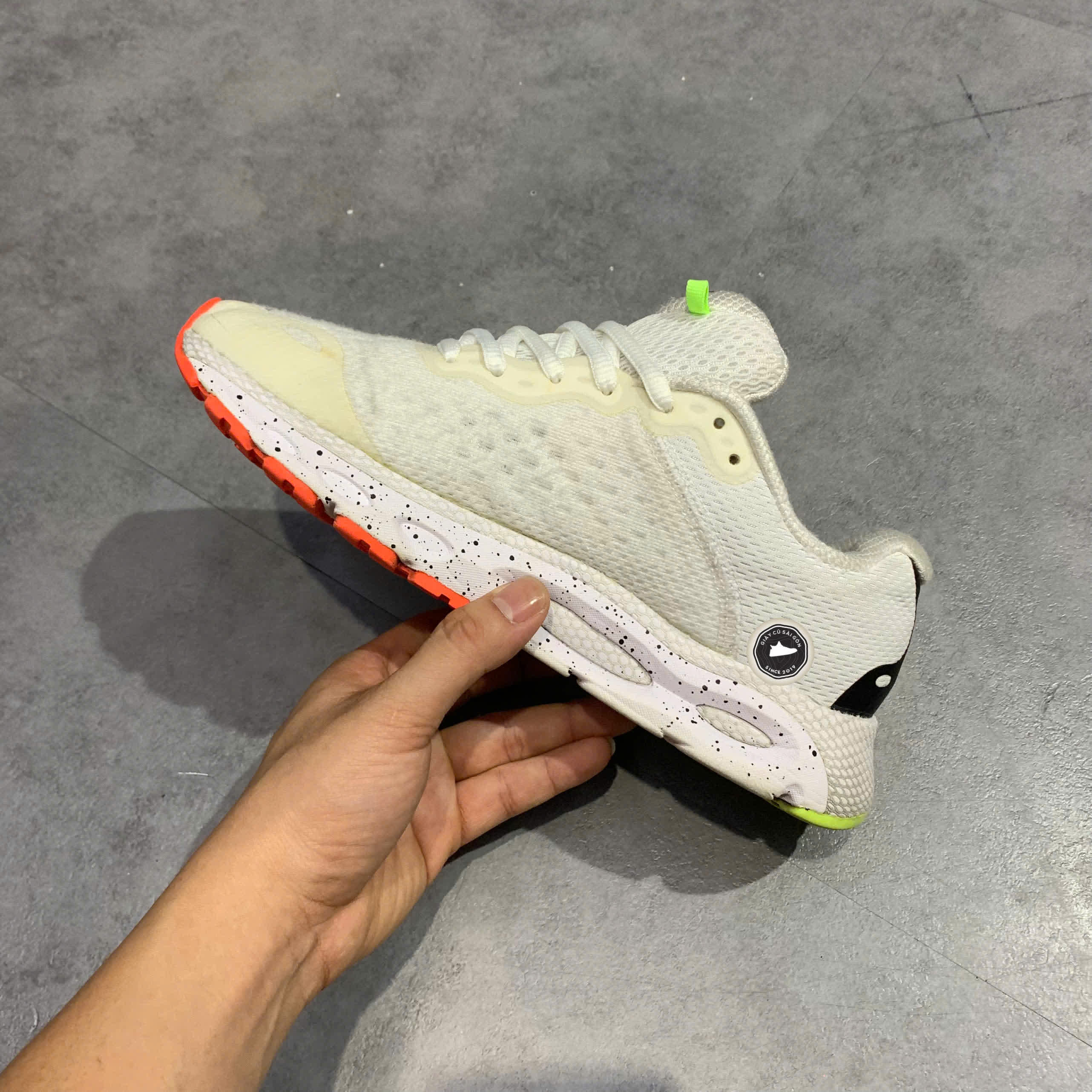 Giày 2hand Hovr Infinite 3 3023556-109 SIZE 39 pvn16785