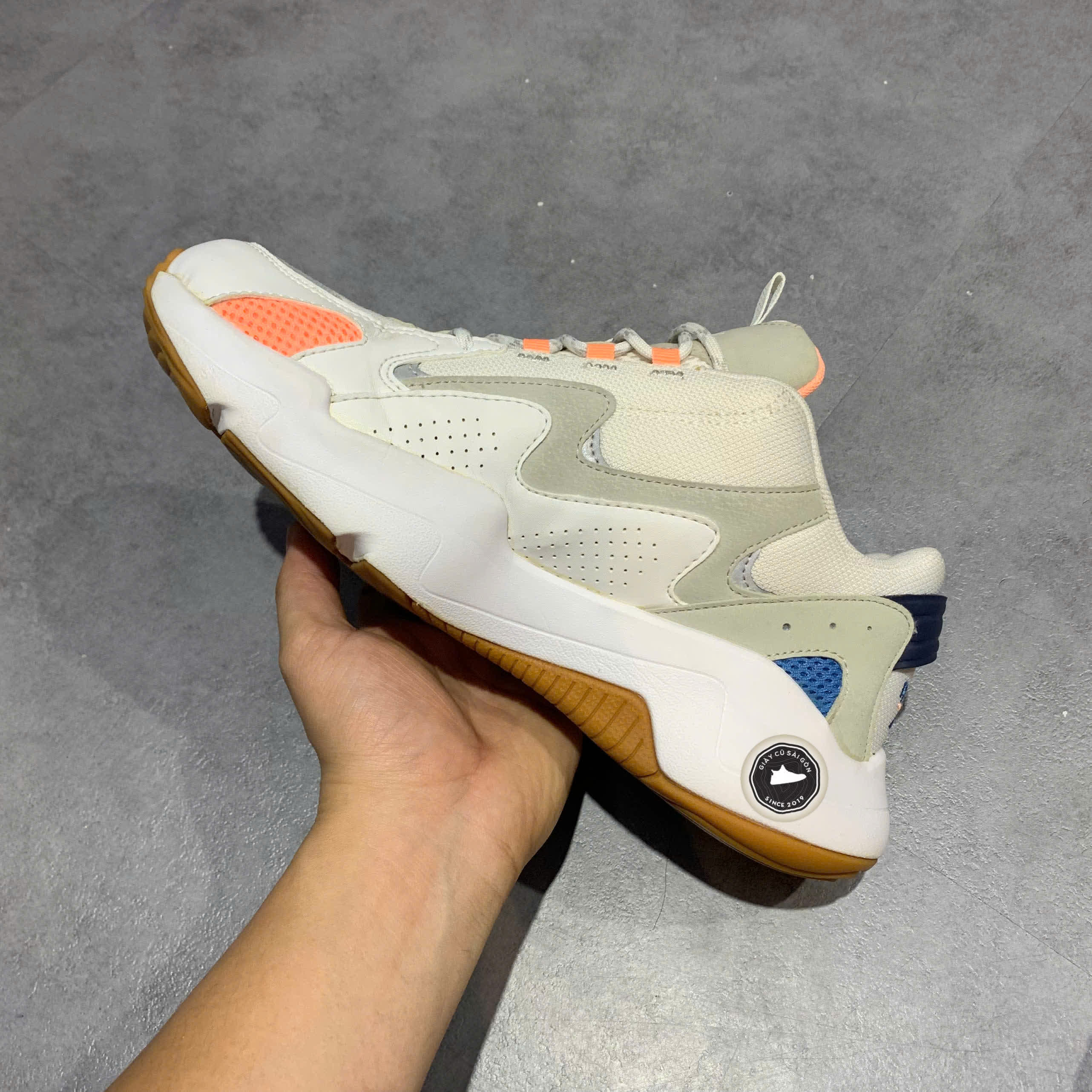 Giày 2hand Turbo Impulse Vintage White EH3111 SIZE 40.5 PVN16746