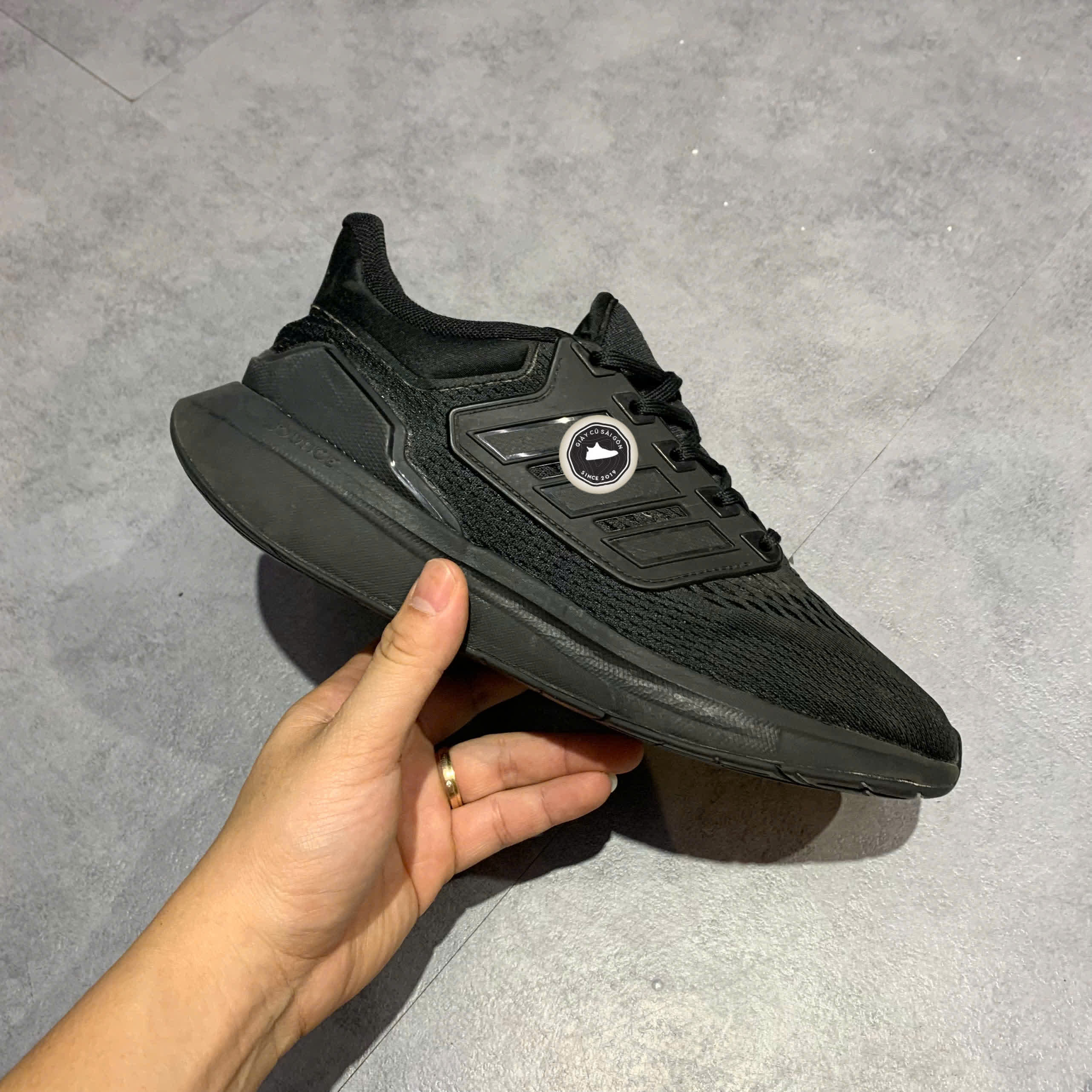 Giày 2hand EQ21 Run 'Black' H00521 SIZE 40 2/3 pvn16839