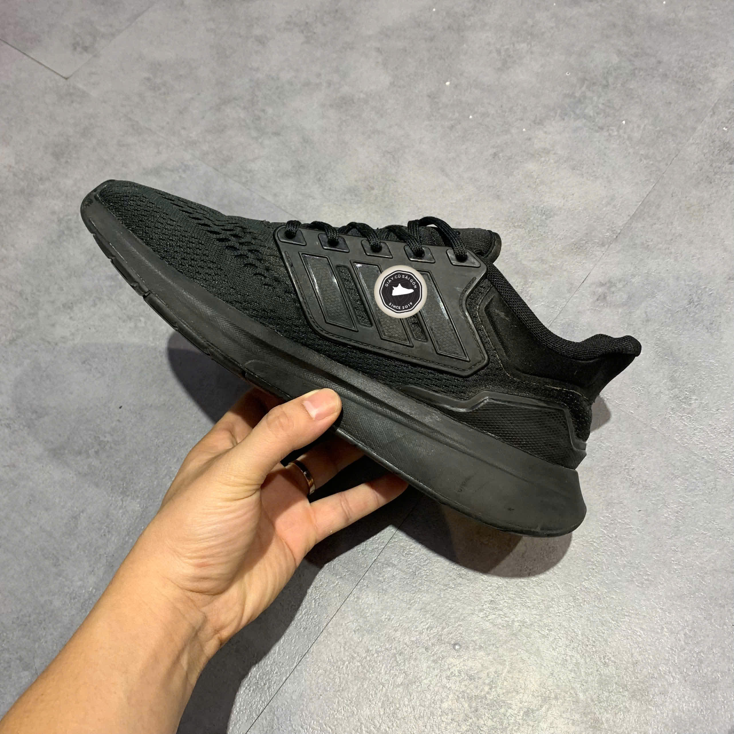 Giày 2hand EQ21 Run 'Black' H00521 SIZE 40 2/3 pvn16839