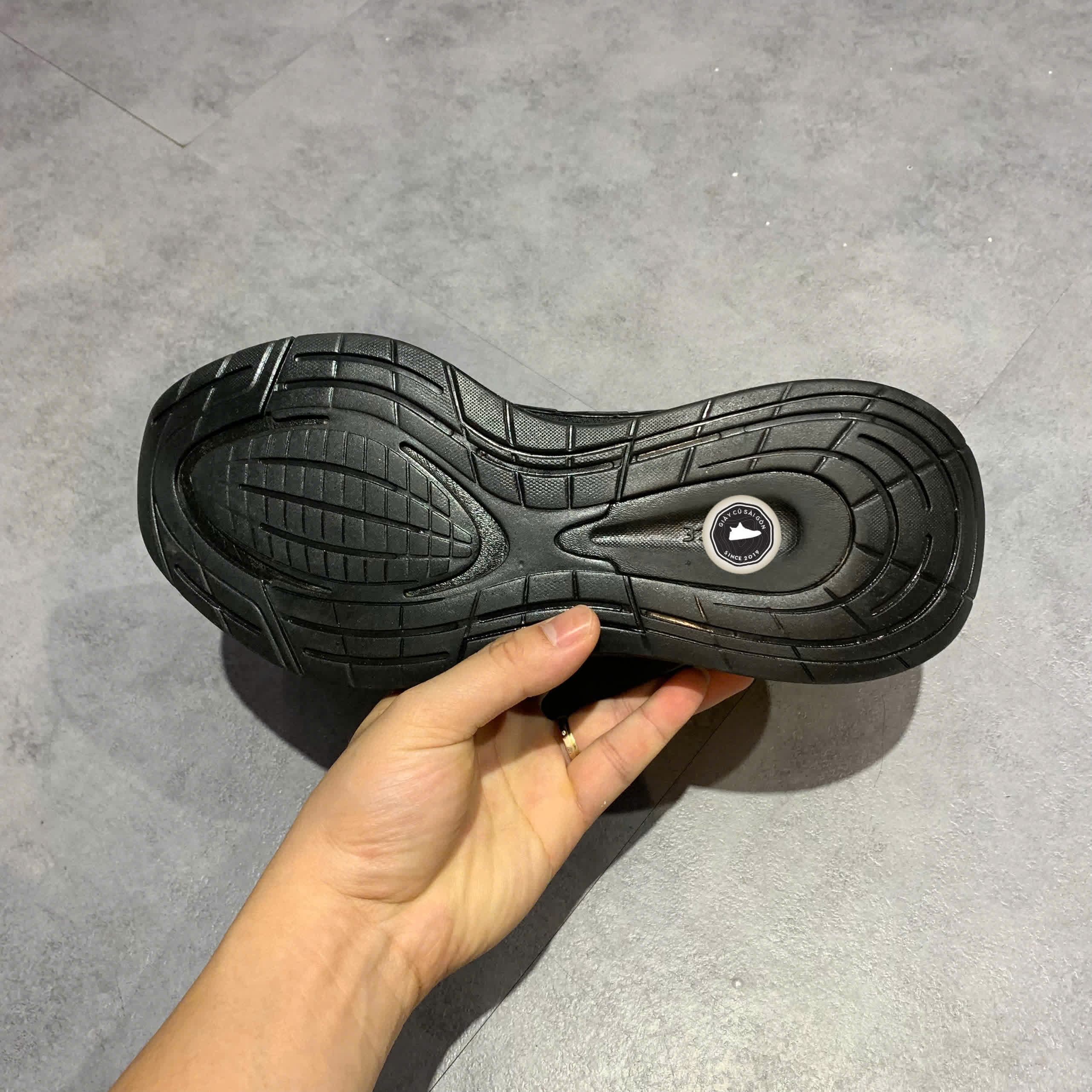 Giày 2hand EQ21 Run 'Black' H00521 SIZE 40 2/3 pvn16839