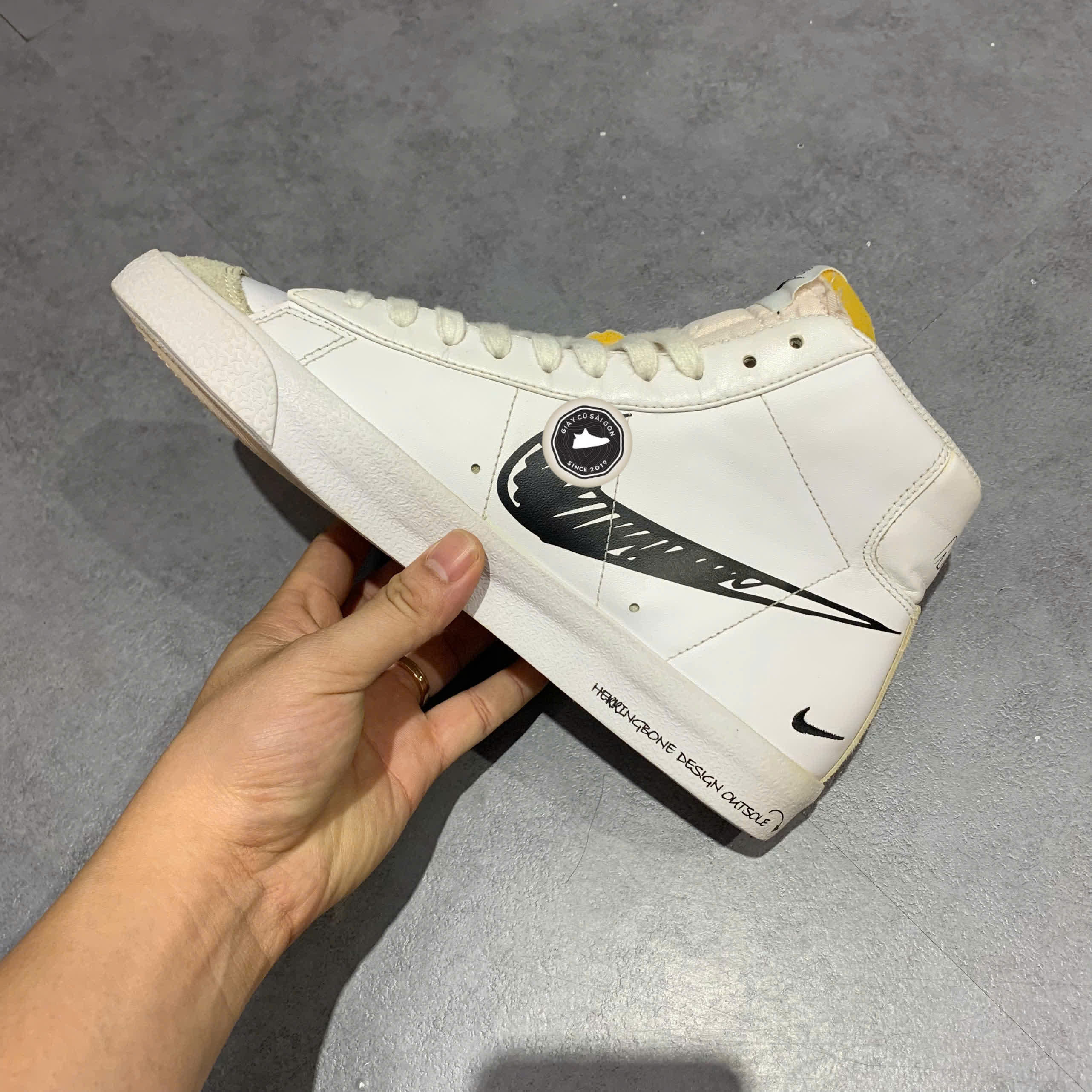 NIKE BLAZER MID '77 SKETCH WHITE BLACK CW7580-101 – GIÀY 2HAND