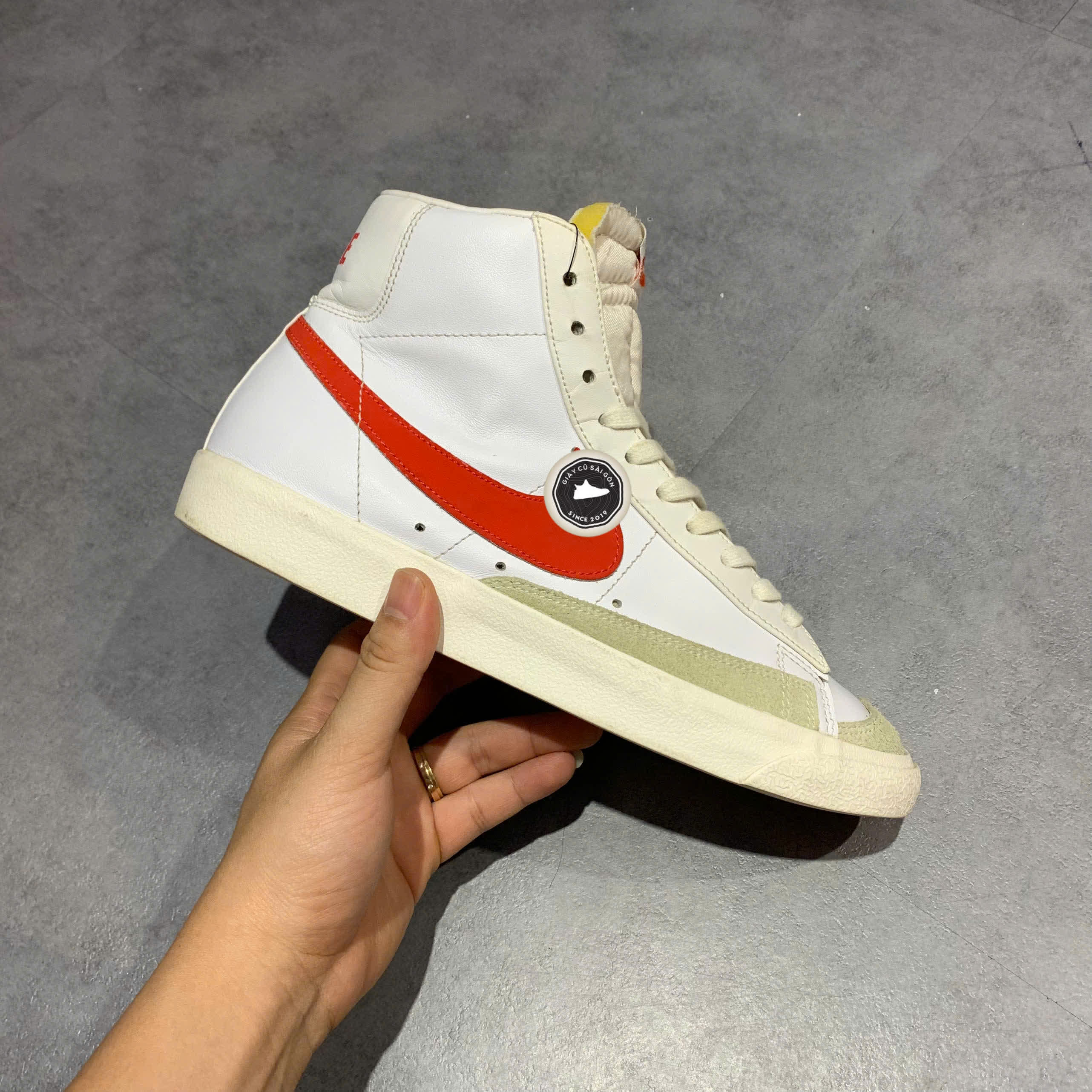 NIKE BLAZER MID '77 VINTAGE HABANERO RED BQ6806-600 – GIÀY 2HAND