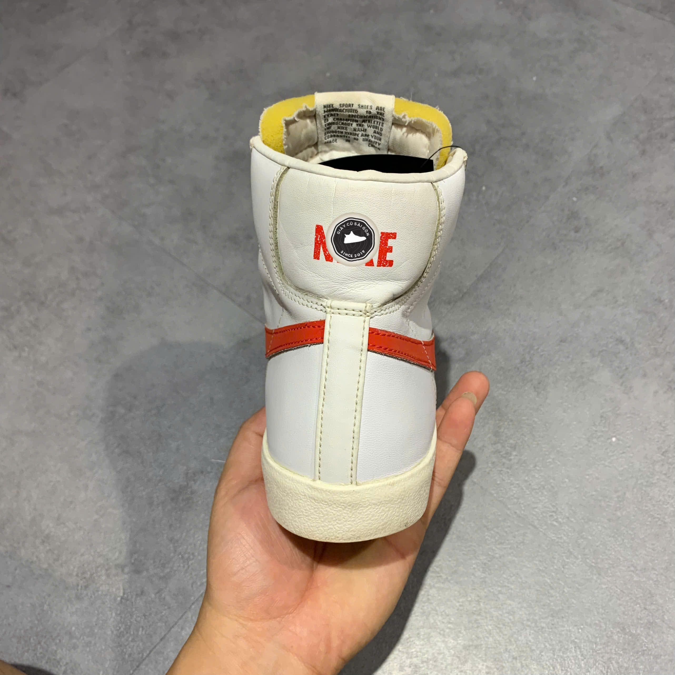 NIKE BLAZER MID '77 VINTAGE HABANERO RED BQ6806-600 – GIÀY 2HAND