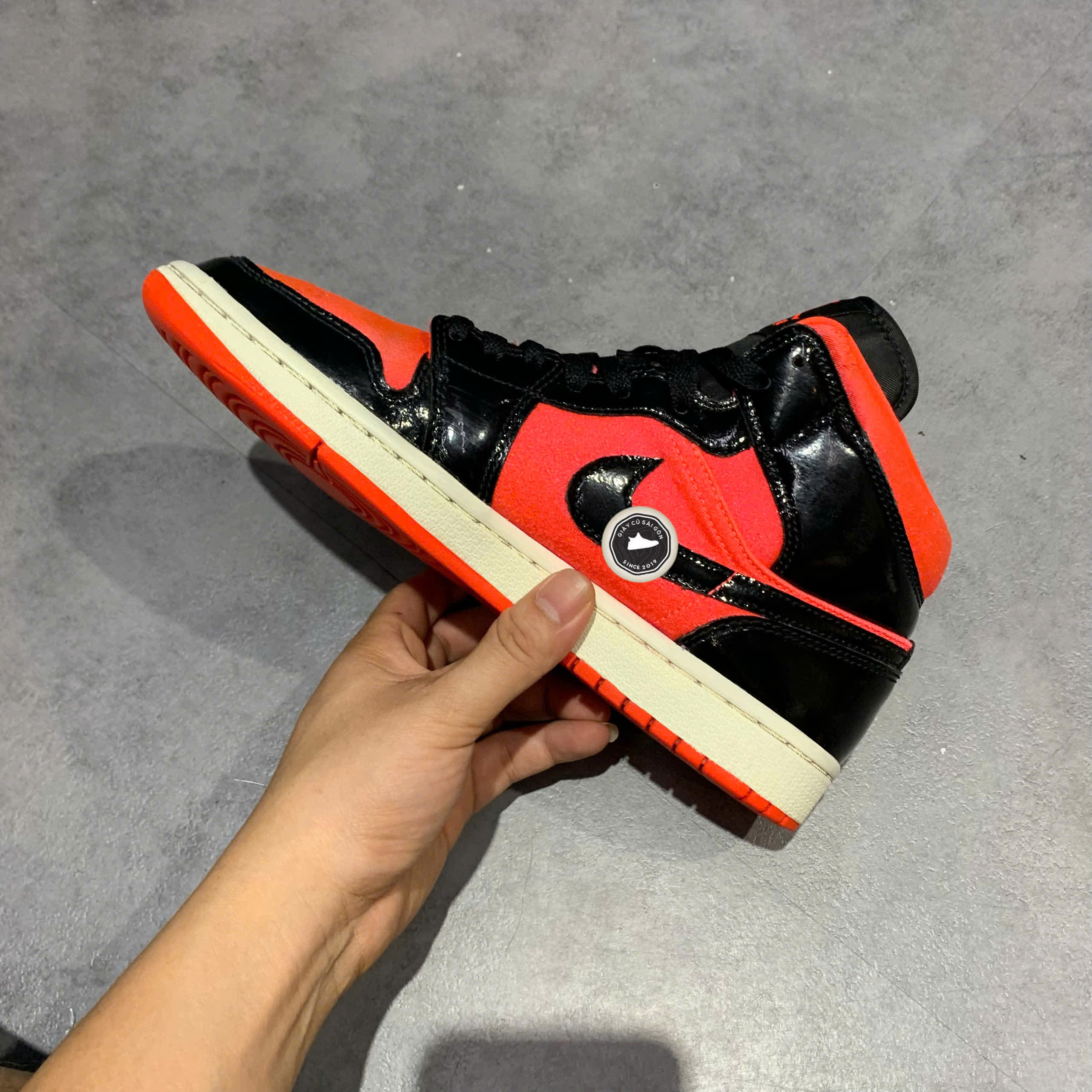 Giày 2hand 1s Mid 'Hot Bred Punch' BQ6472-600 SIZE 40.5 pvn17497