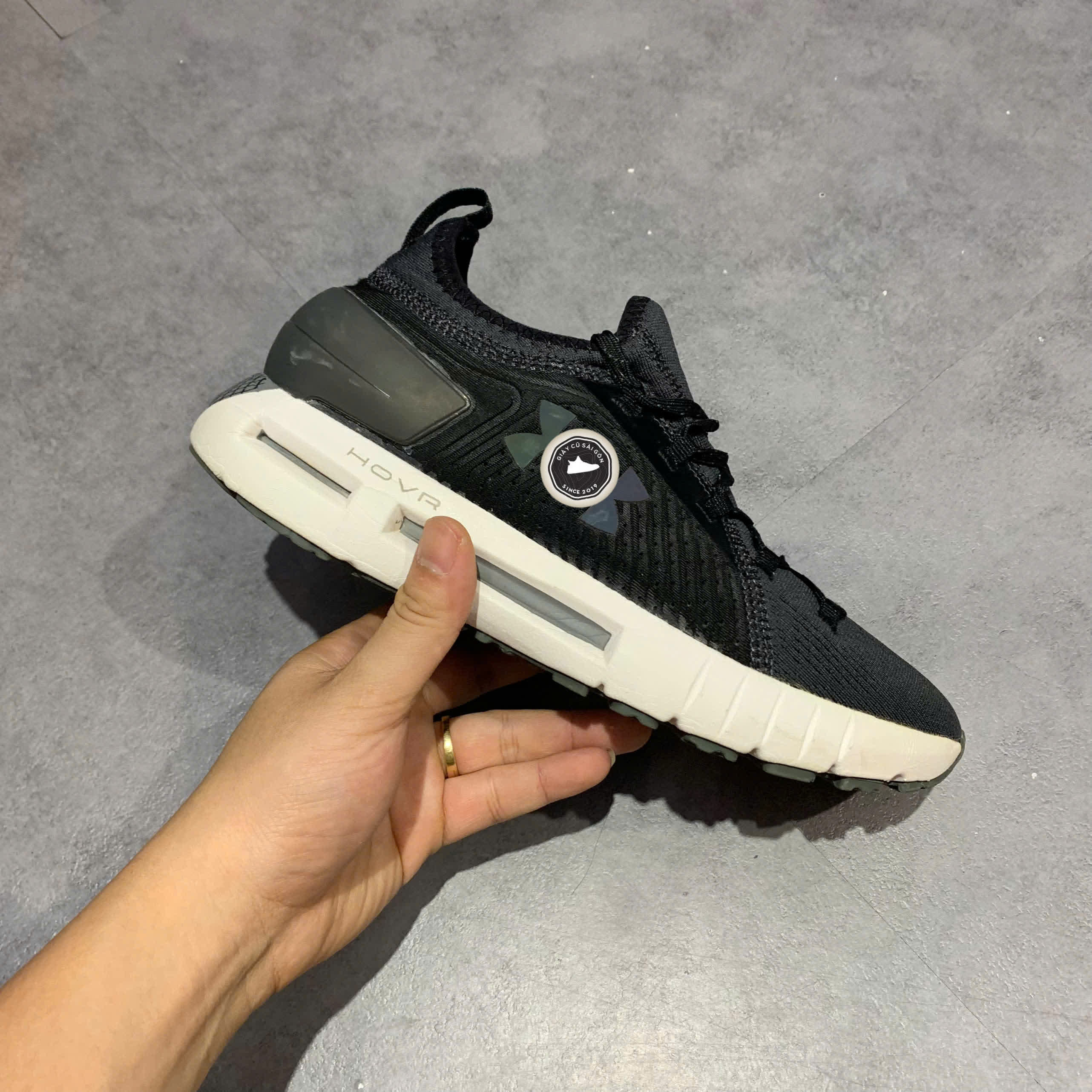 UNDER ARMOUR WMNS HOVR PHANTOM SE ‘BLACK’ - 3021589-001 - GIÀY 2HAND CHÍNH HÃNG