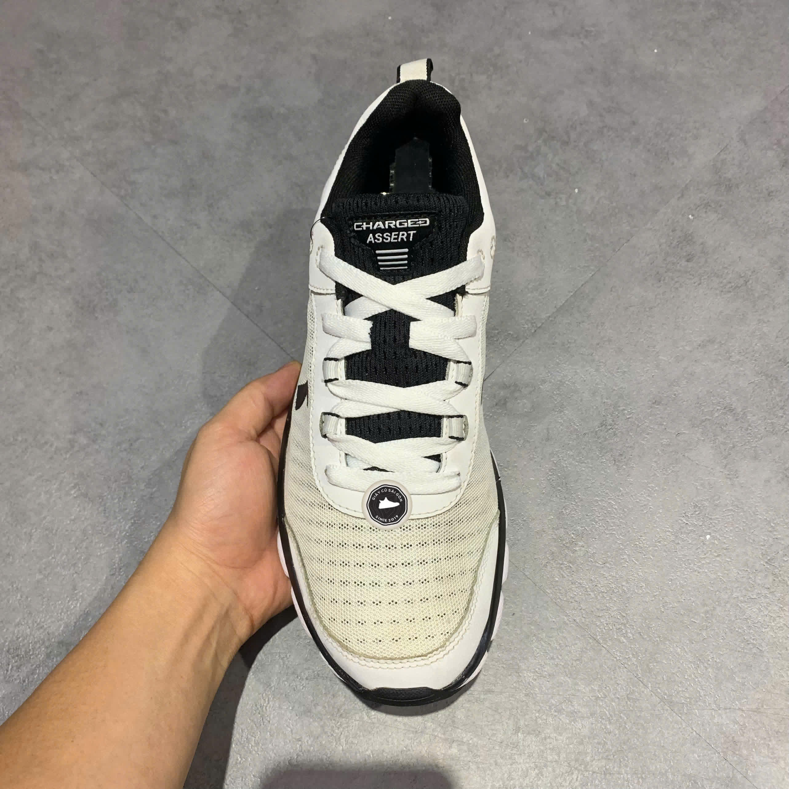 UNDER ARMOUR CHARGED ASSERT 8 3021952-102 SIZE 41 - GIÀY 2HAND CHÍNH HÃNG PVN17843