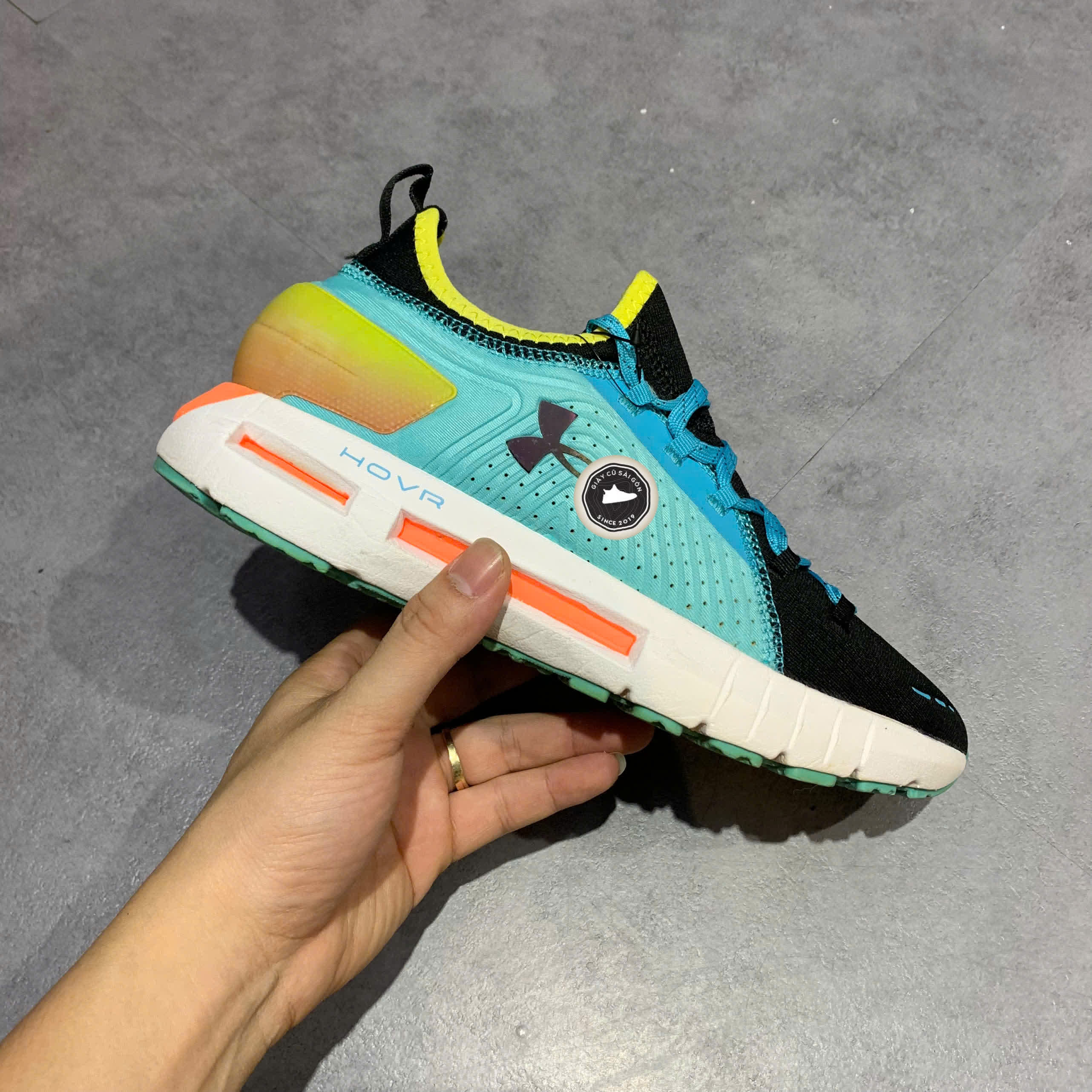 UNDER ARMOUR HOVR RISE 2 3022275-300 SIZE 40 - GIÀY 2HAND CHÍNH HÃNG PVN17810