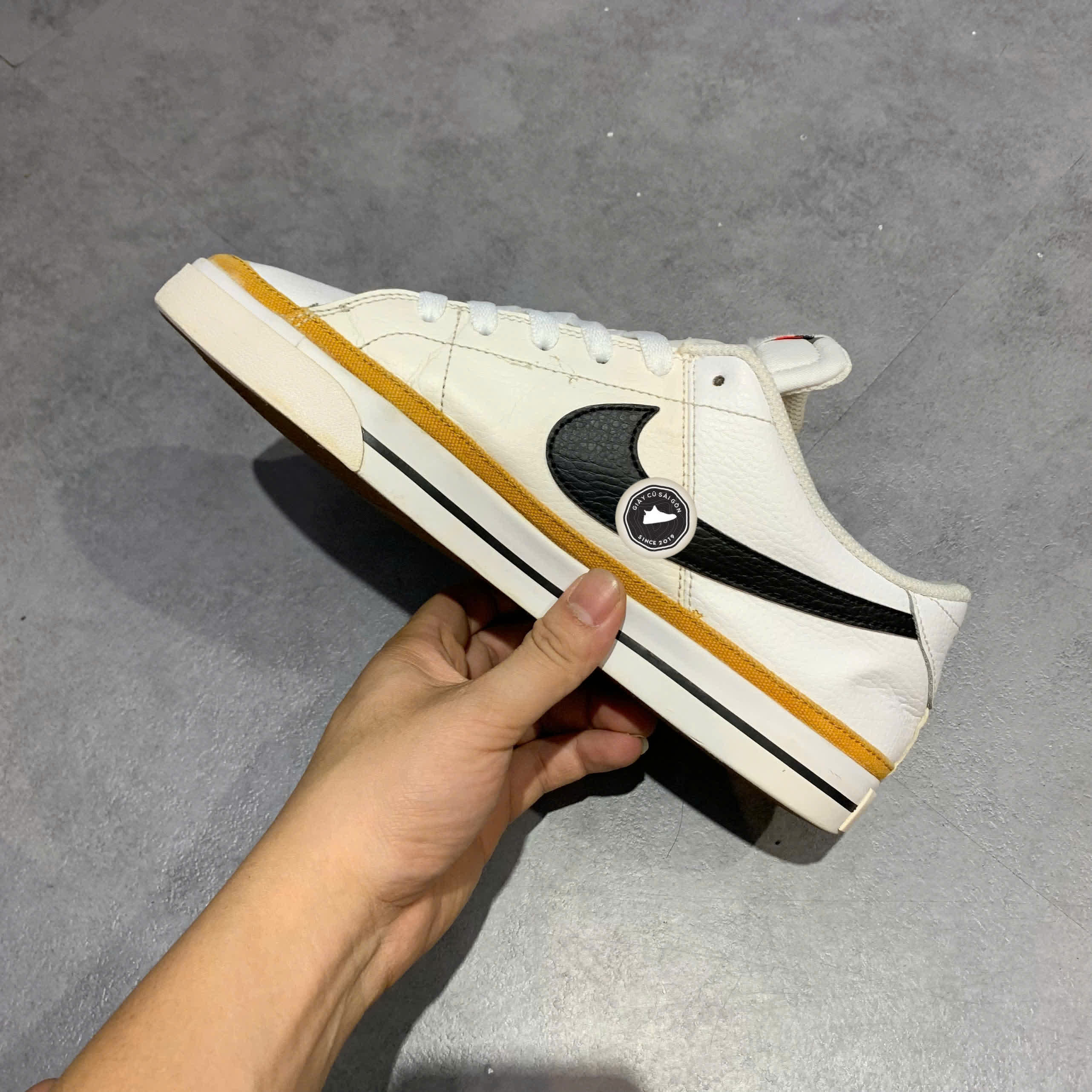 NIKE COURT LEGACY 'WHITE DESERT OCHRE' CU4150-102 SIZE 41 - GIÀY 2HAND CHÍNH HÃNG PVN17885