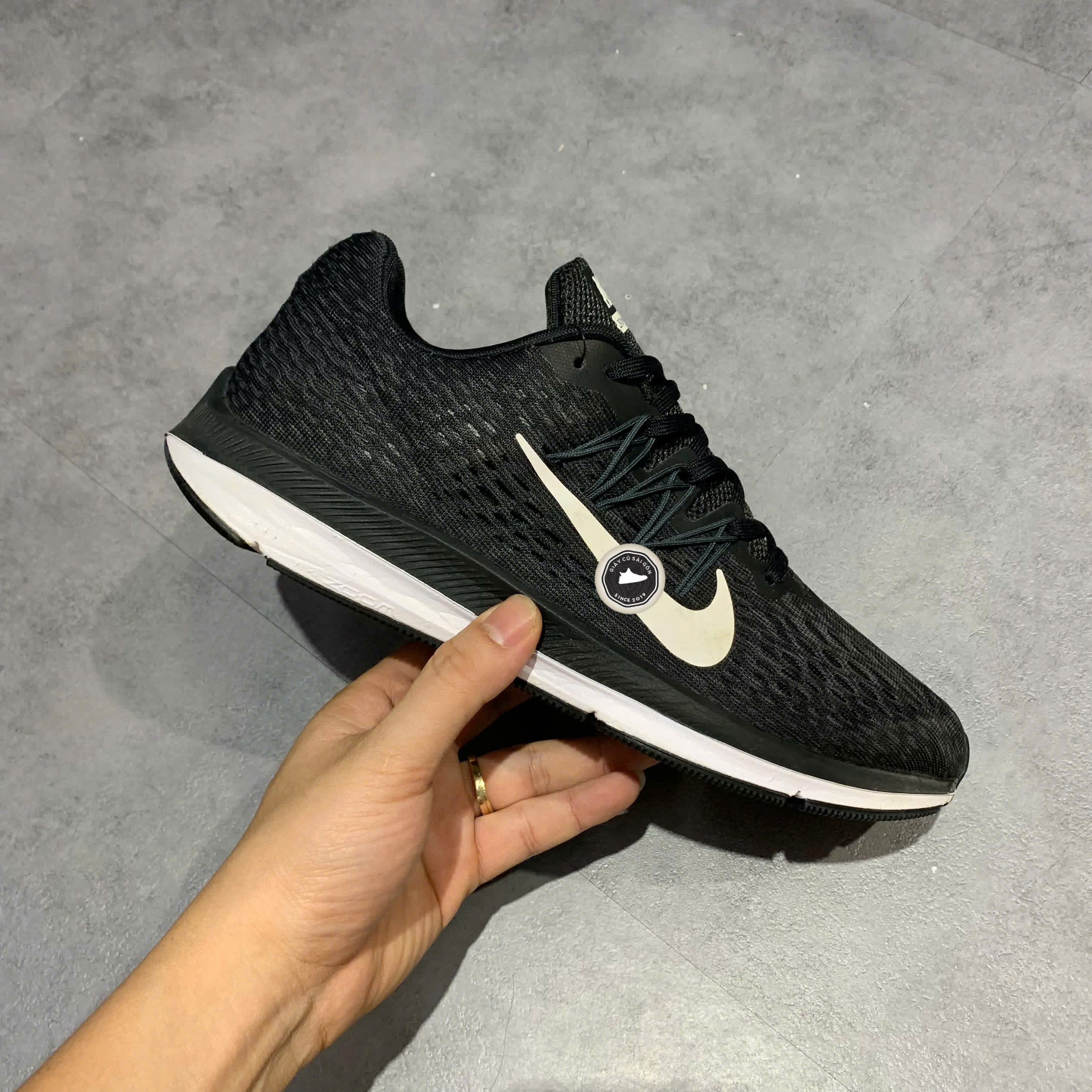 NIKE AIR ZOOM WINFLO 5 AA7406-001 SIZE 41 - GIÀY 2HAND CHÍNH HÃNG PVN17821