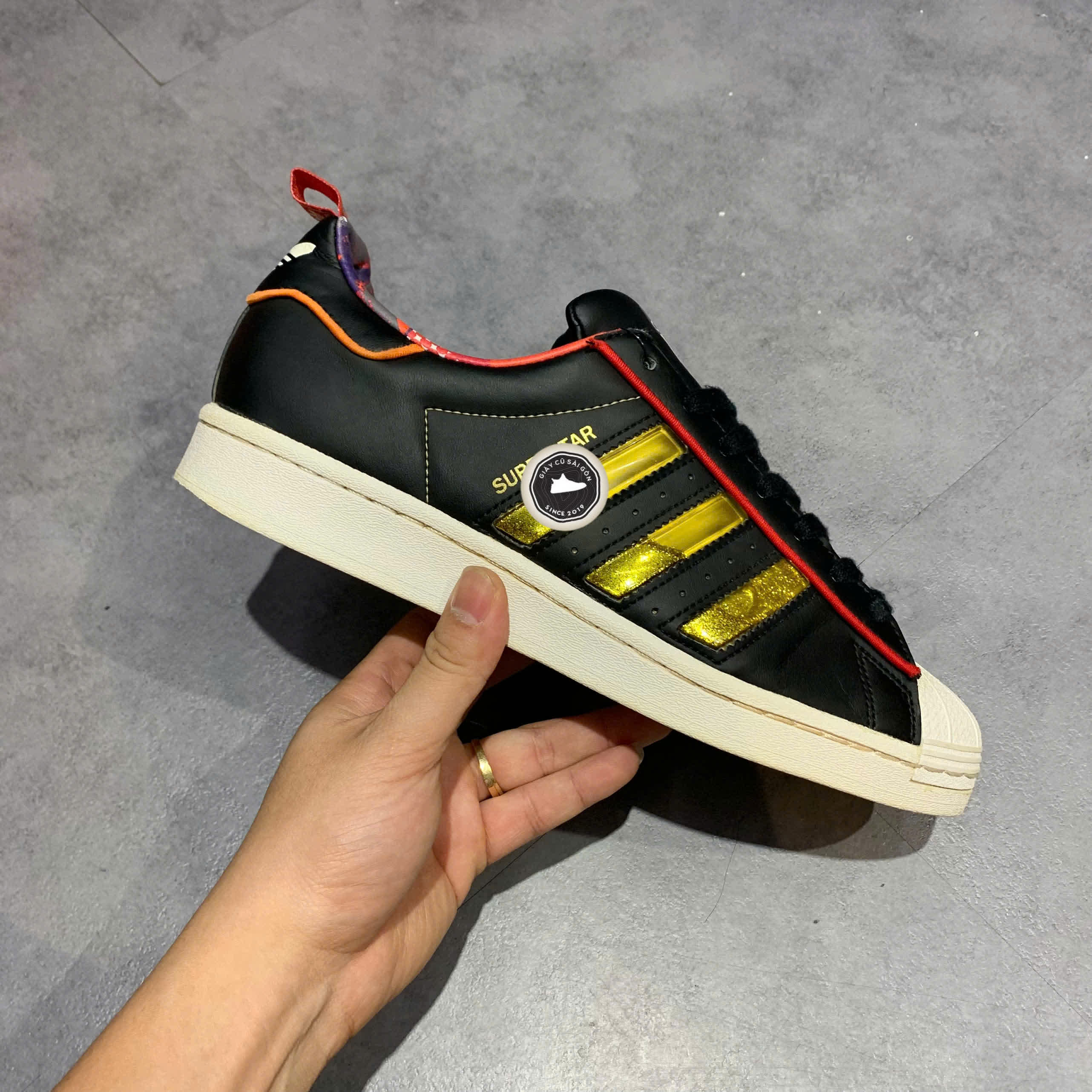 ADIDAS SUPERSTAR 'CHINESE NEW YEAR - YEAR OF THE OX BLACK' S24184 SIZE 42 - GIÀY 2HAND CHÍNH HÃNG