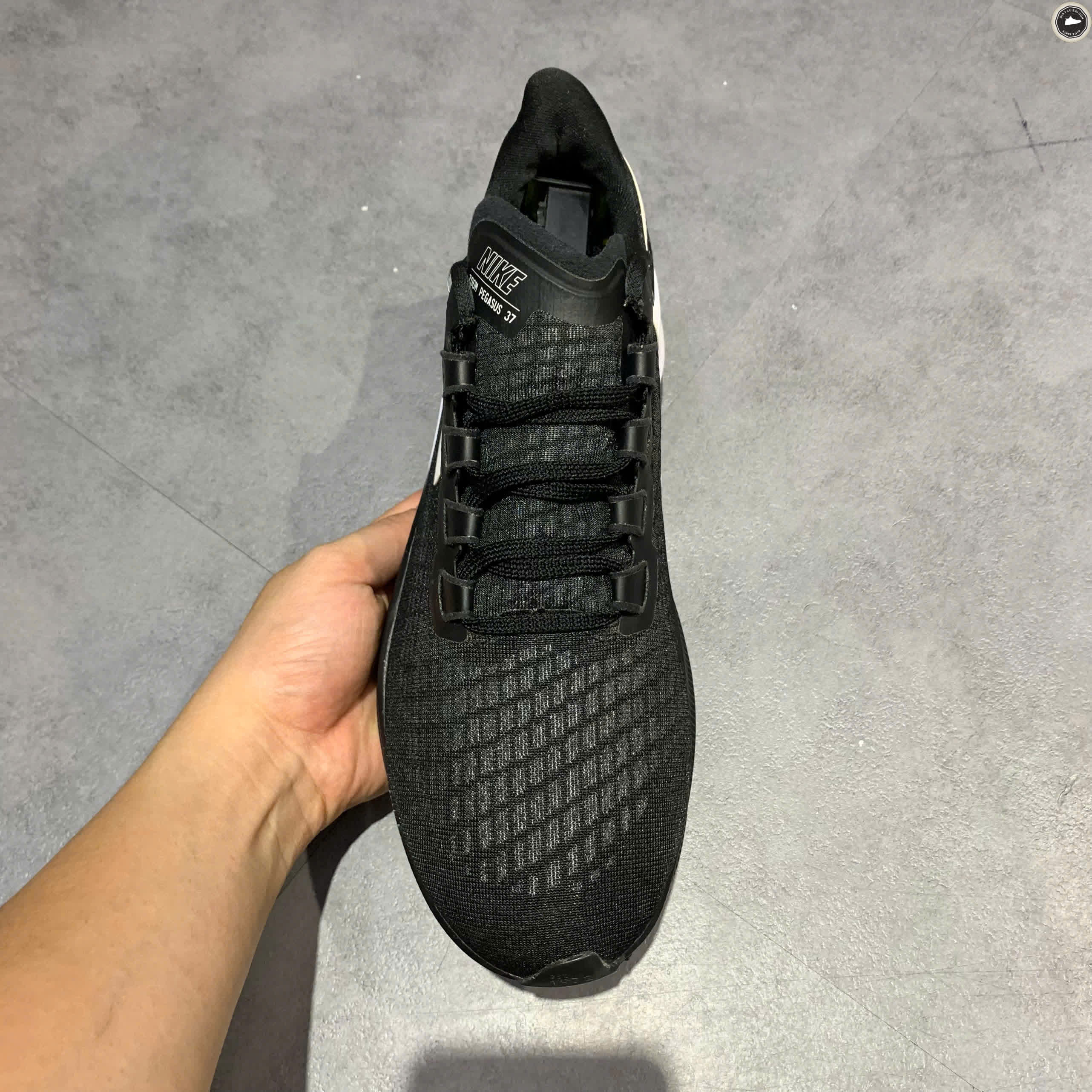 NIKE AIR ZOOM PEGASUS 37 'BLACK WHITE' BQ9646-002 SIZE 43 - GIÀY 2HAND CHÍNH HÃNG